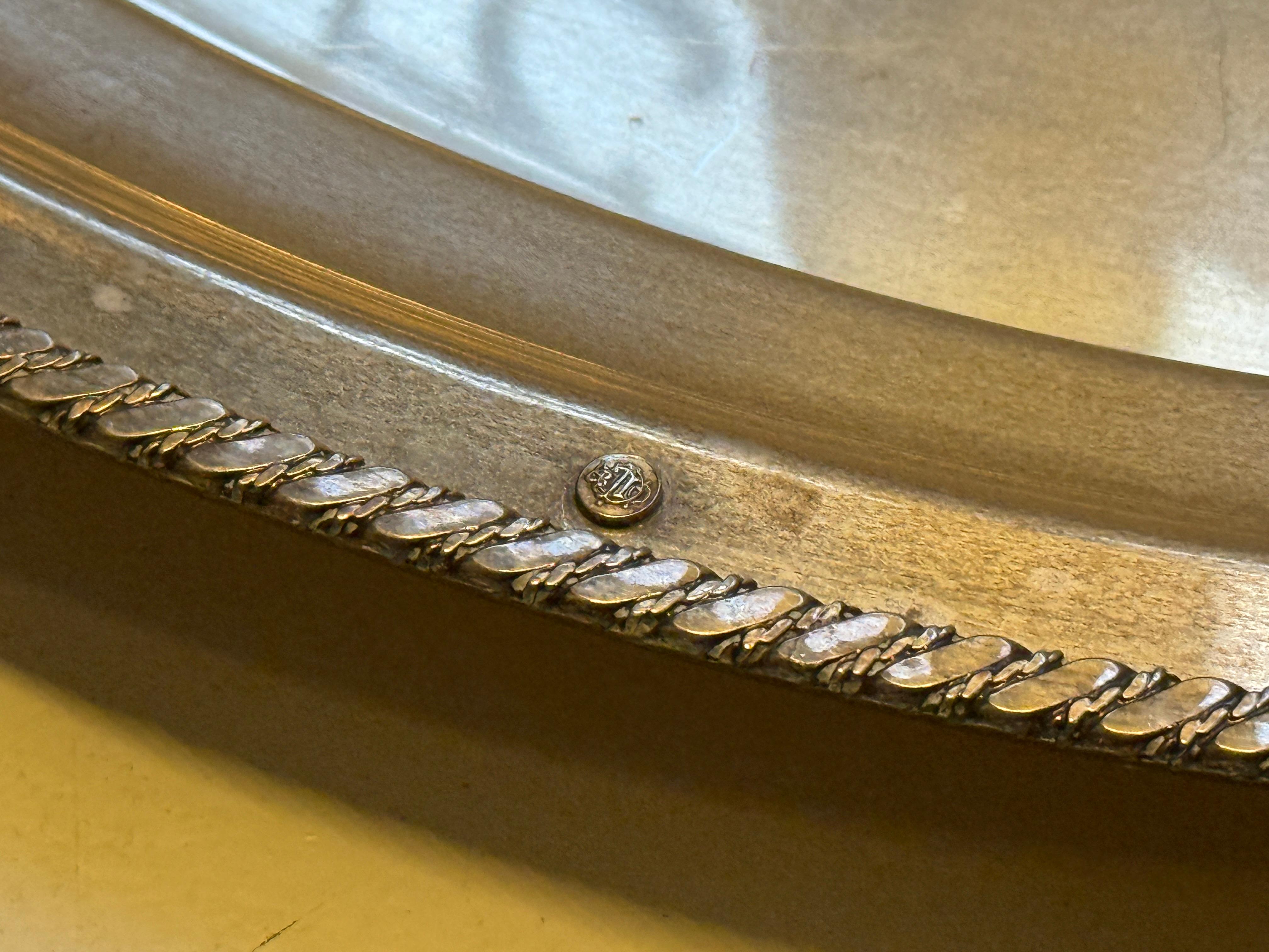 Français Plateau Dior en métal argenté orné d'une chaîne tressée en vente