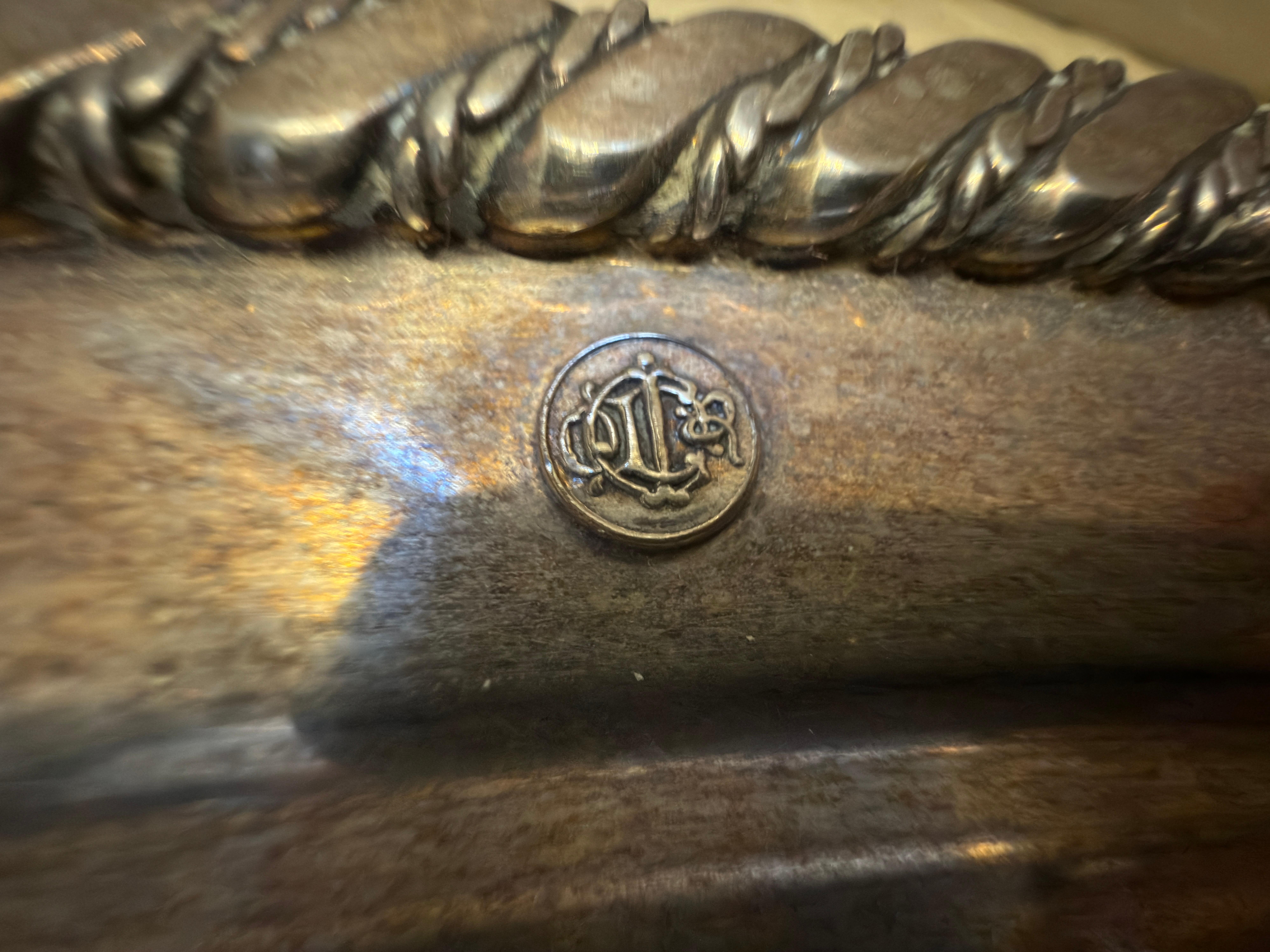 Métal Plateau Dior en métal argenté orné d'une chaîne tressée en vente