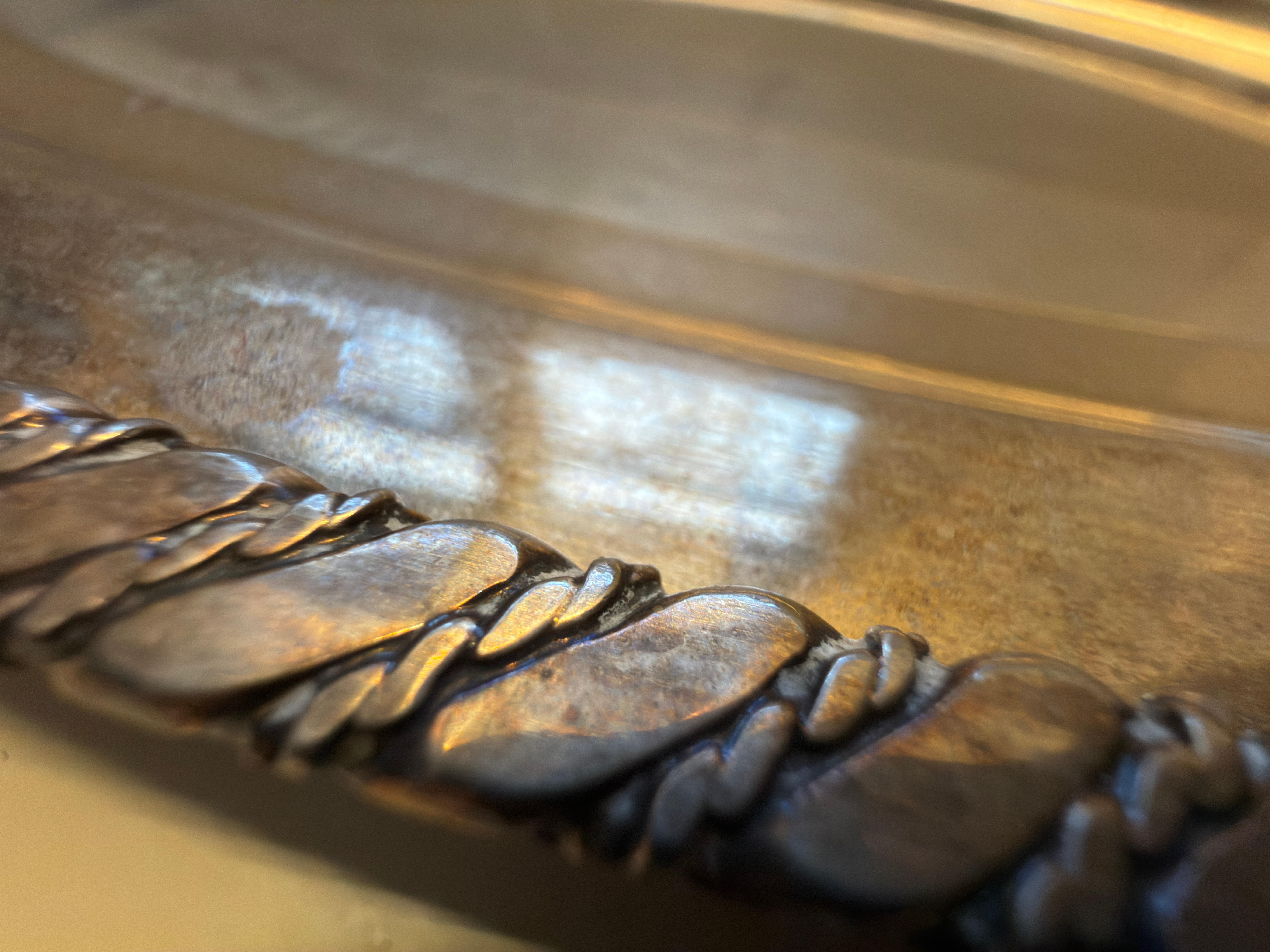 Plateau Dior en métal argenté orné d'une chaîne tressée en vente 1