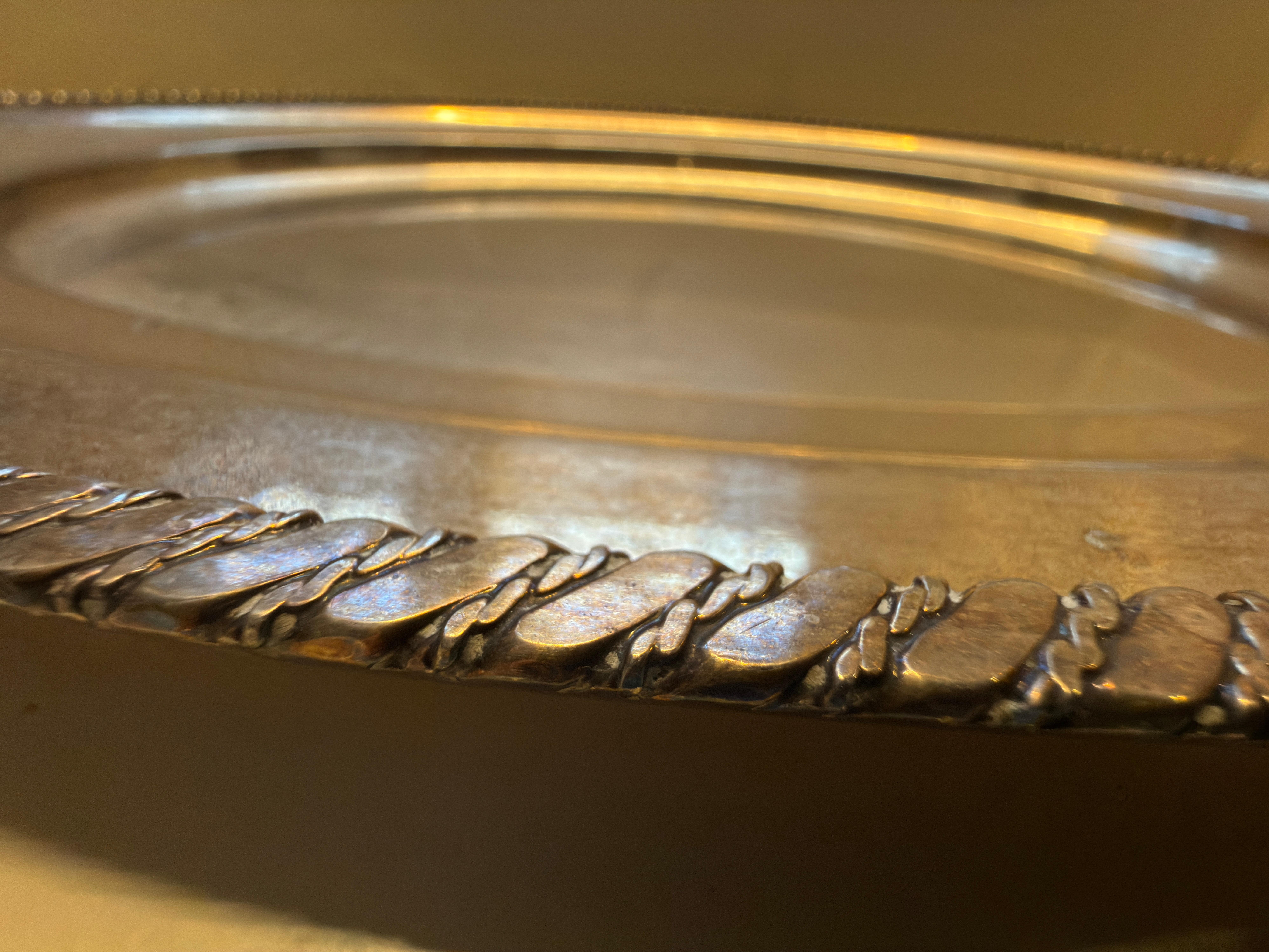 Plateau Dior en métal argenté orné d'une chaîne tressée en vente 2