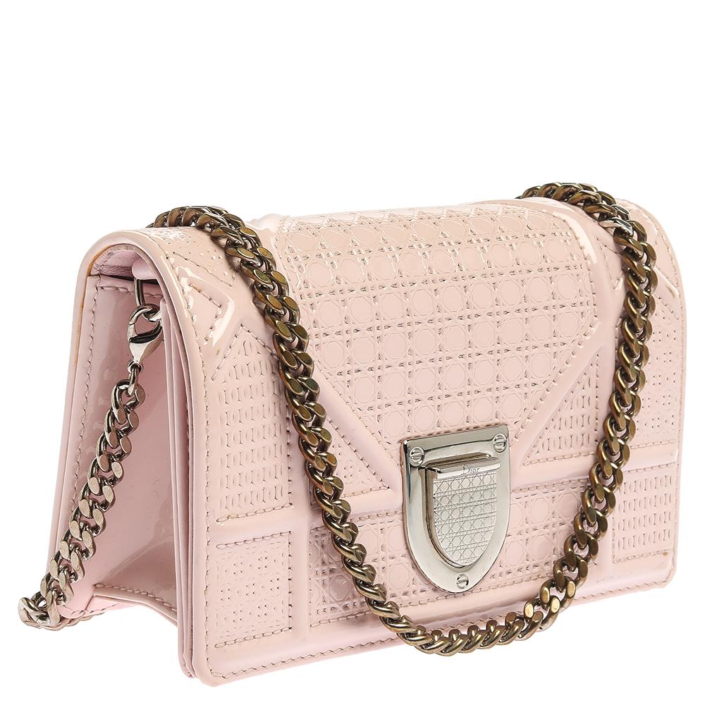 Dior Silver Micro Cannage Patent Leather Baby Diorama Crossbody Bag In Good Condition In Dubai, Al Qouz 2