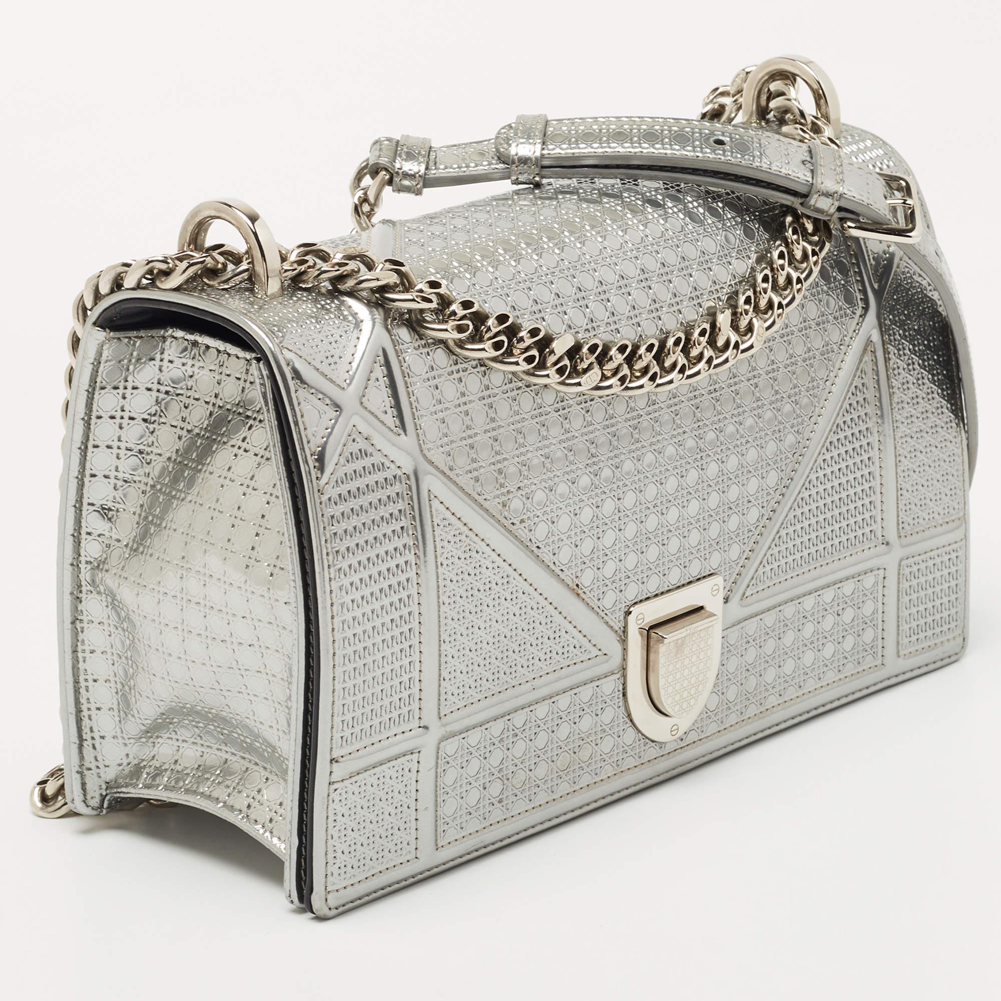 Dior Silver Micro Cannage Patent Leather Medium Diorama Shoulder Bag In Good Condition In Dubai, Al Qouz 2
