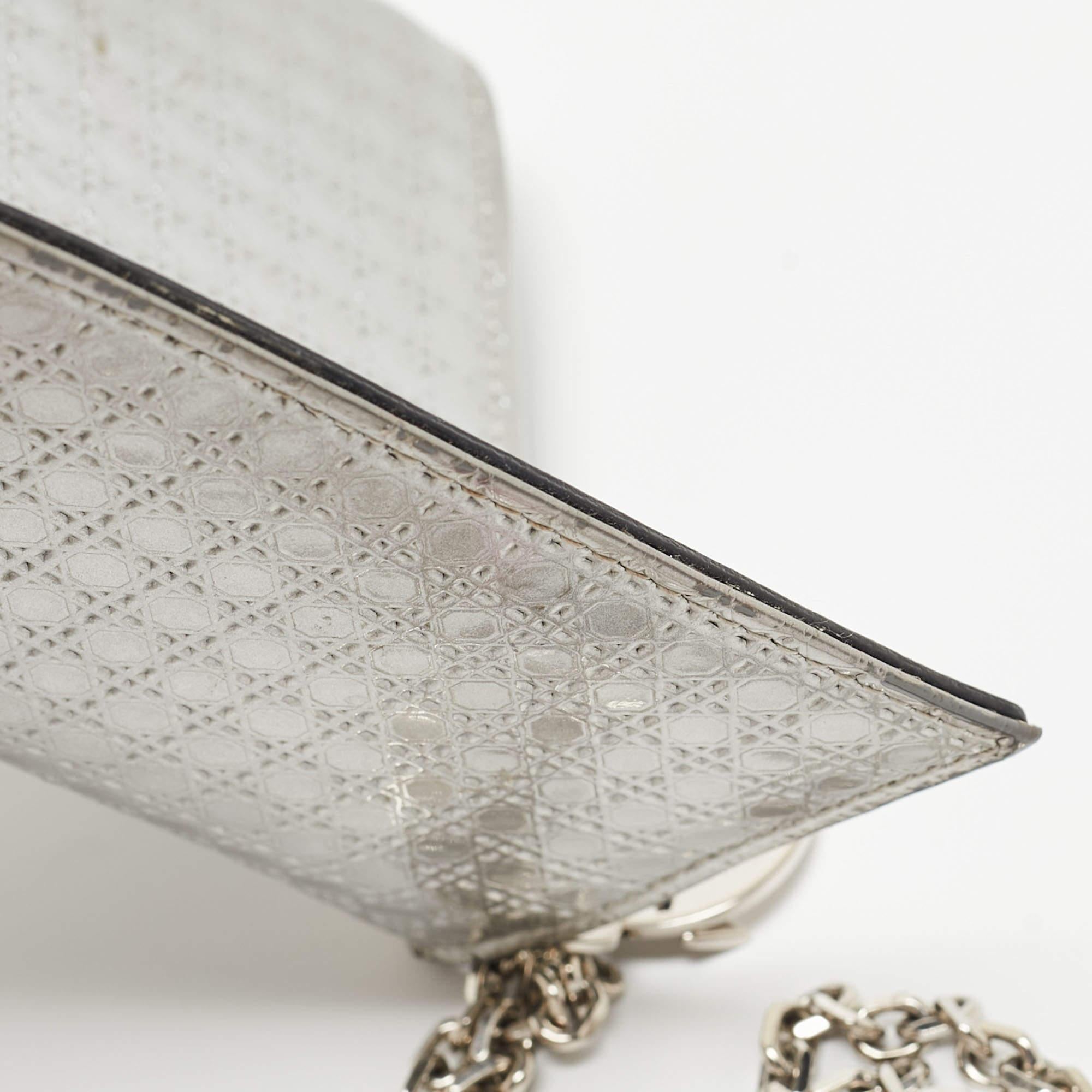 Dior Silber Microcannage Lackleder Croisiere Brieftasche an Kette aus Lackleder im Angebot 3
