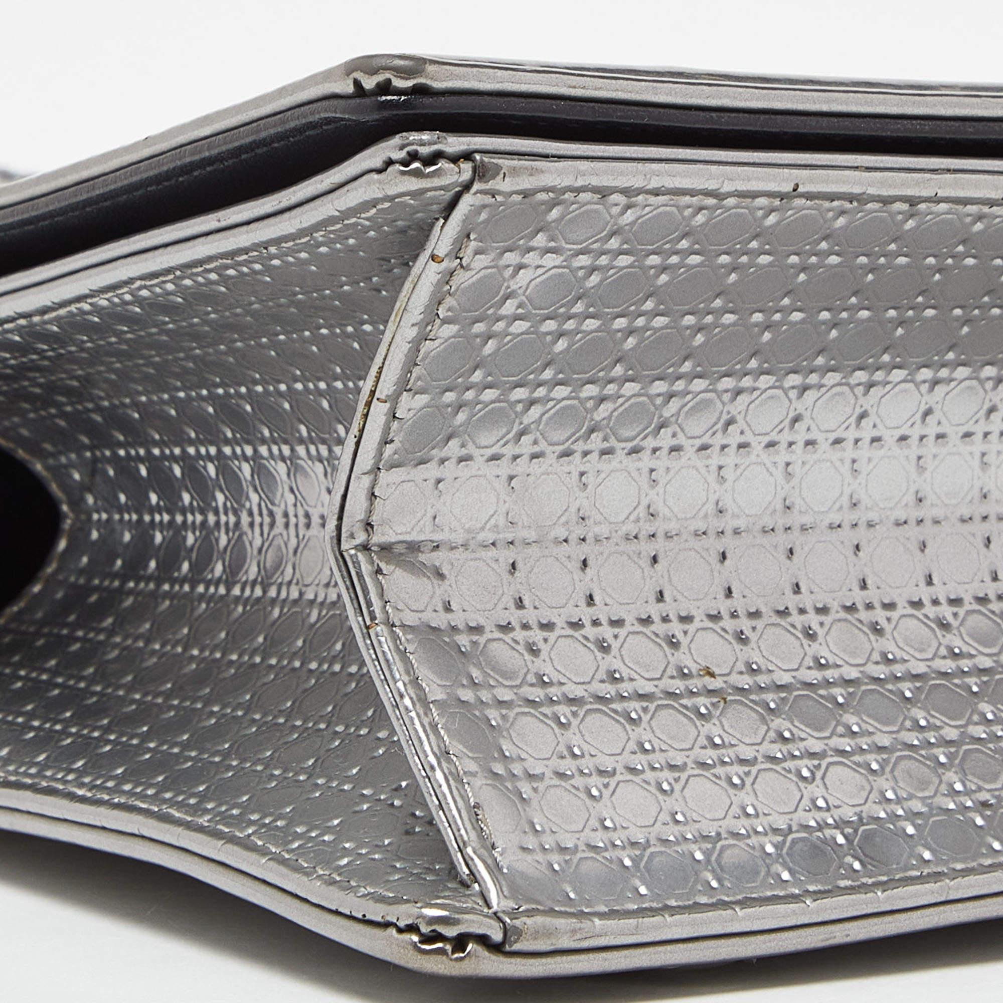 Dior Silver Microcannage Patent Leather Medium Diorama Flap Shoulder Bag For Sale 6