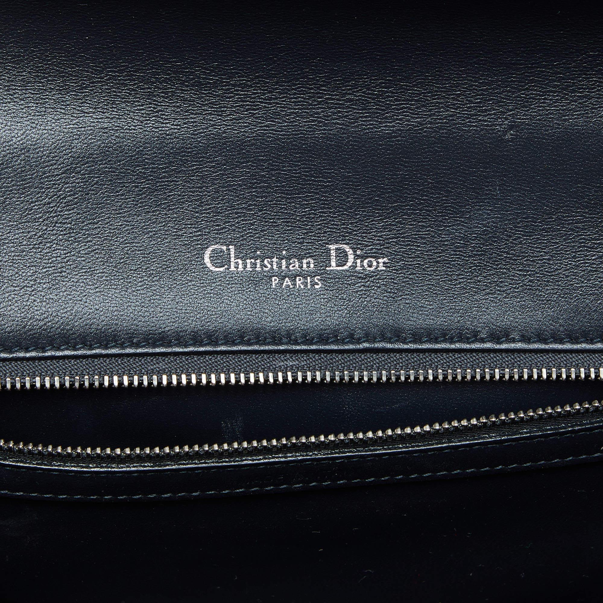 Dior Silver Microcannage Patent Leather Medium Diorama Flap Shoulder Bag For Sale 2