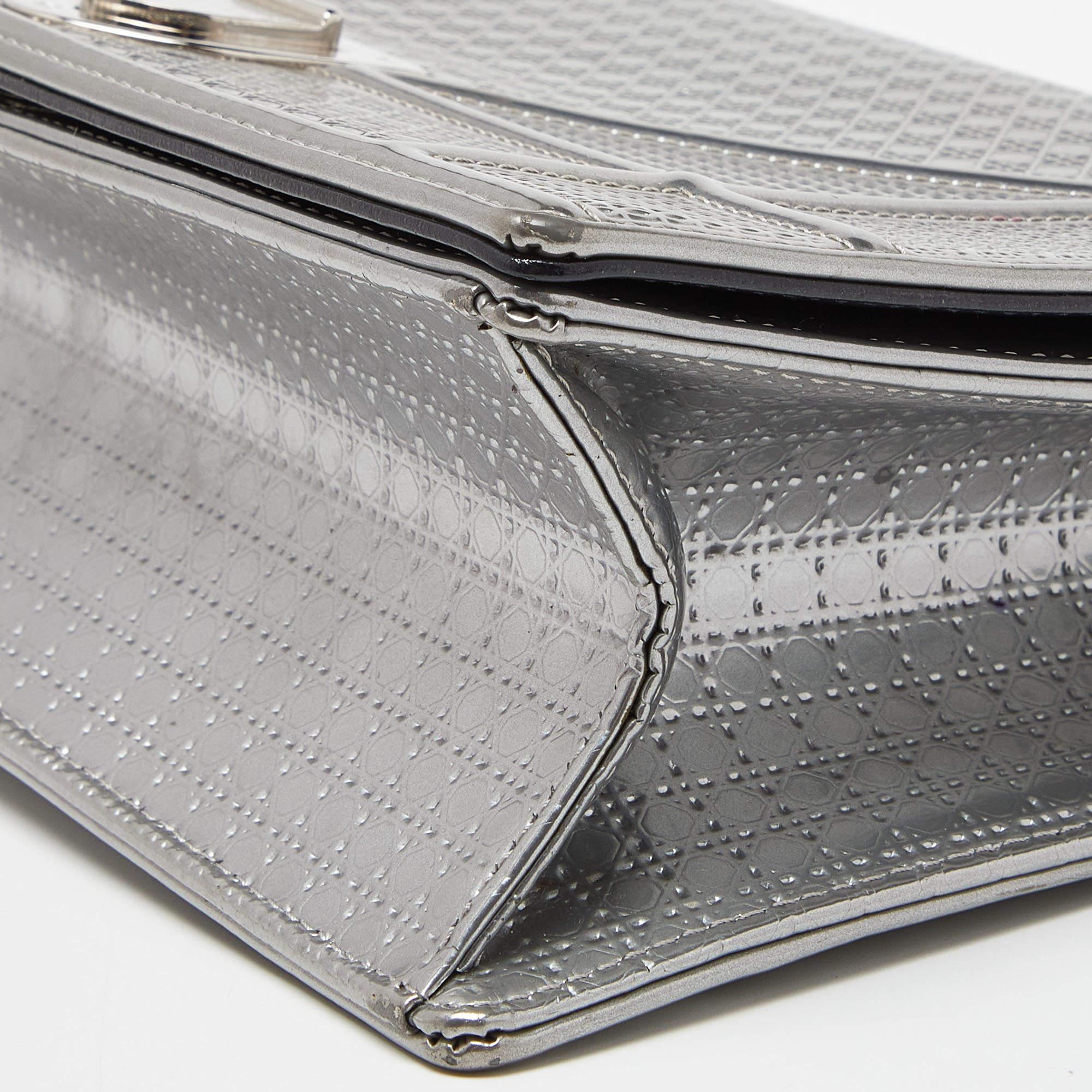 Dior Silver Microcannage Patent Leather Medium Diorama Flap Shoulder Bag For Sale 5