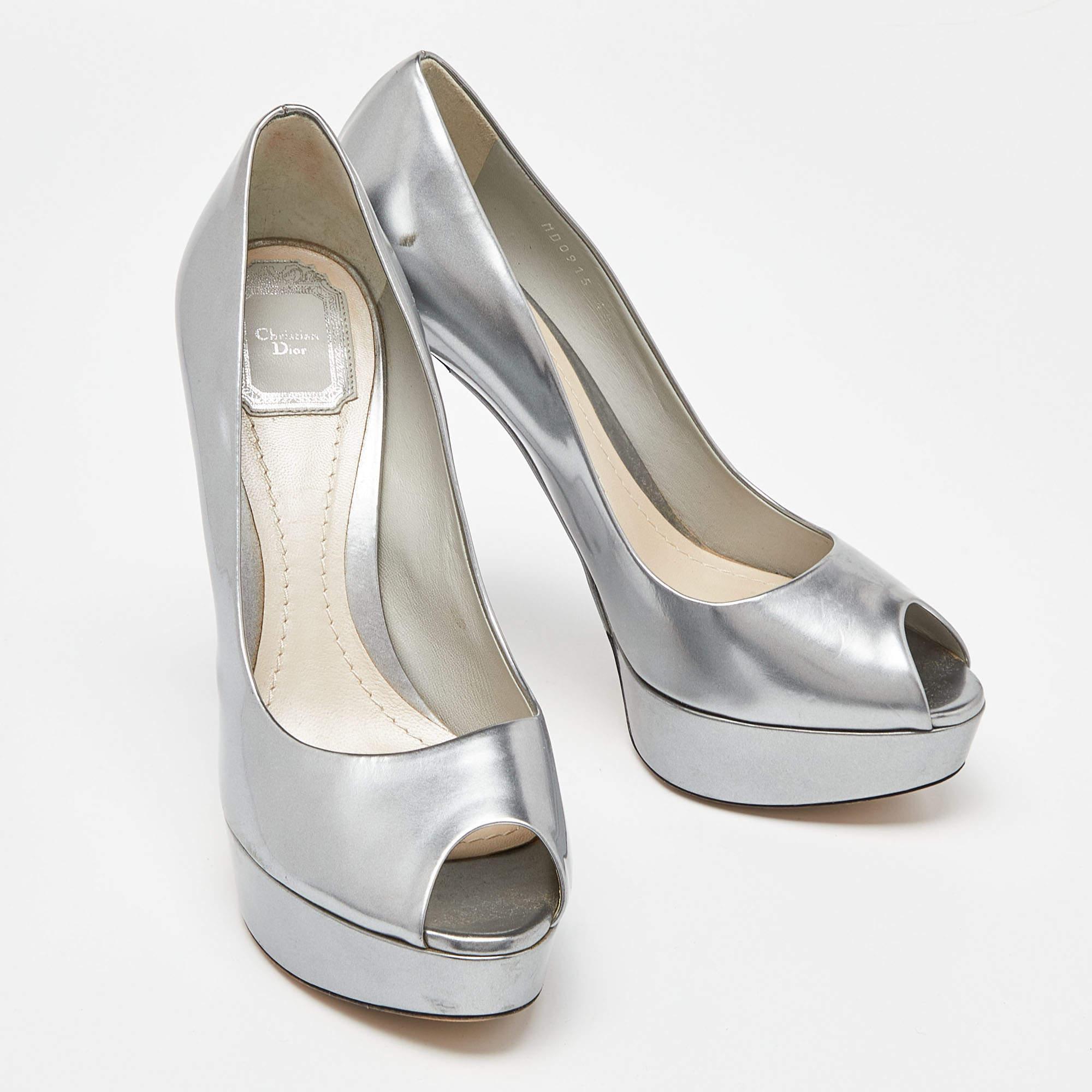Argento Pumps Miss Dior in pelle verniciata argento misura 40 in vendita