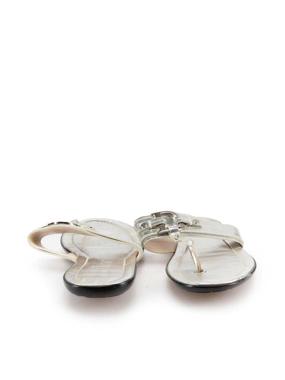Argent Dior Sandales plates à lanières vernies argentées, taille IT 39,5 en vente