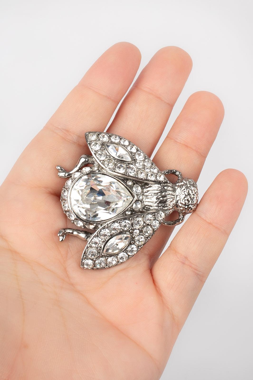 Dior Broche abeille en métal argenté en vente 1