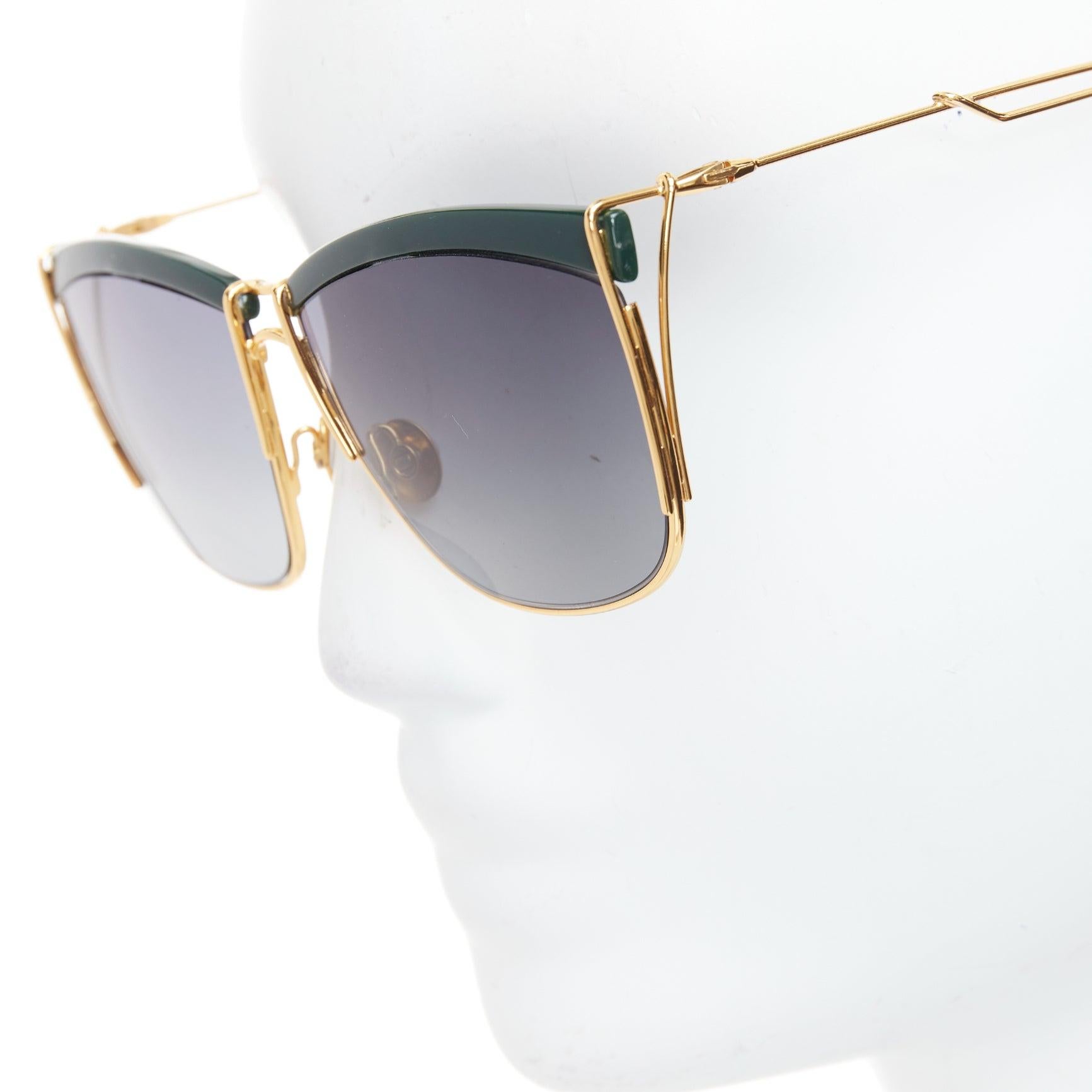 DIOR  So Electric green bridge gold trims gradient lens squoval sunnies Gris en venta