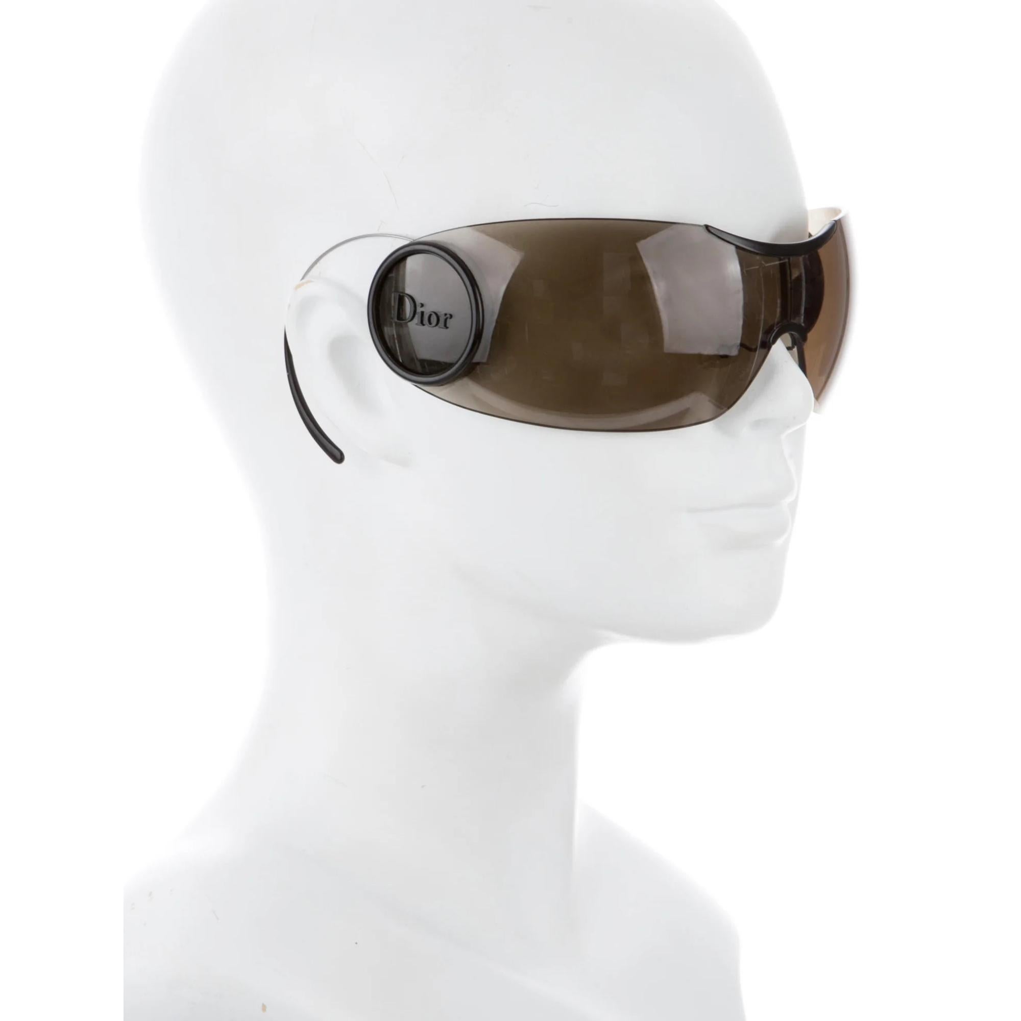 Dior Sport 3 Retractable Arms Black Shield Sunglasses In Good Condition In Montreal, Quebec
