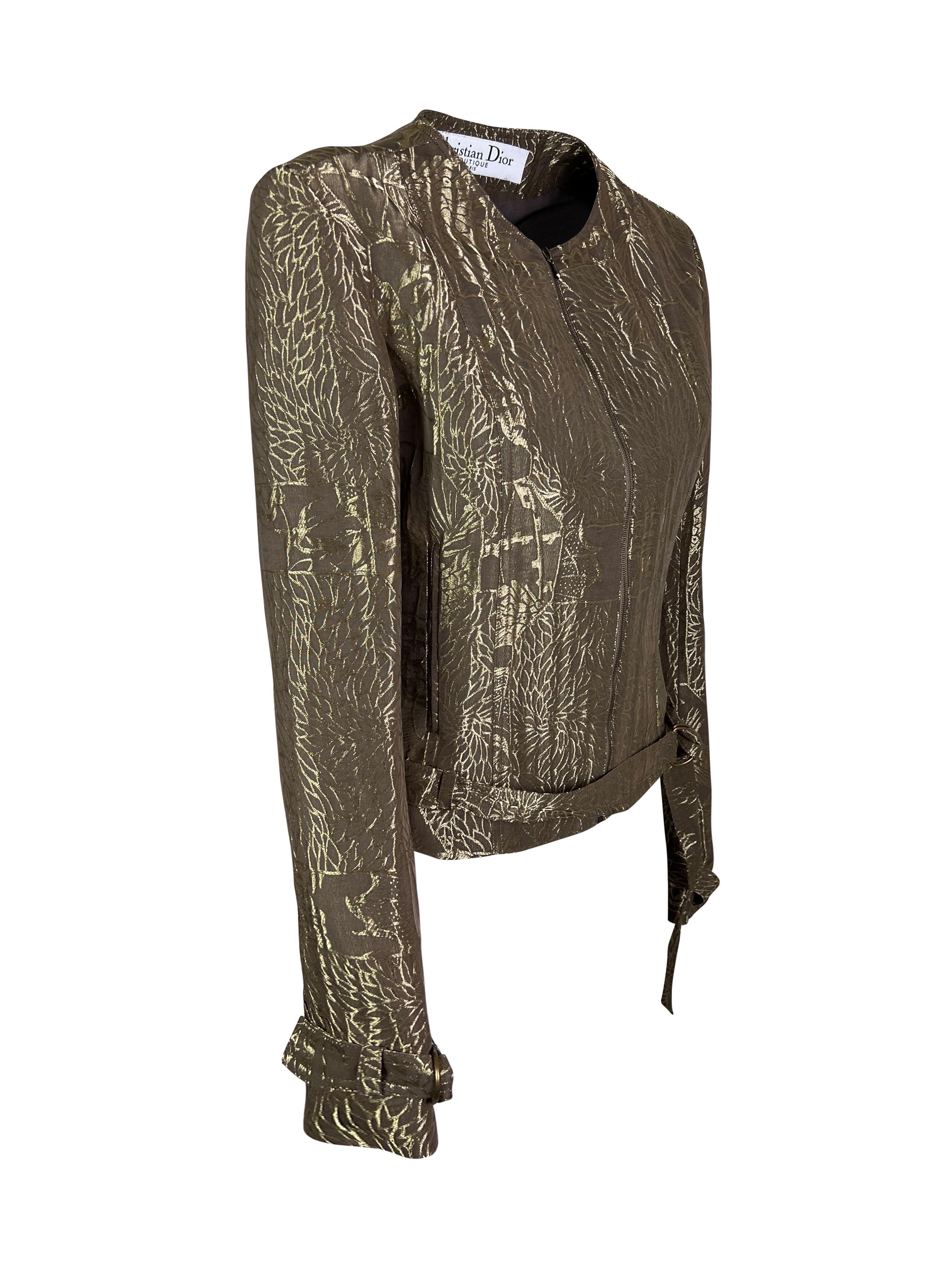 A stunning sample piece from Dior Spring 2003 RTW collection made out of fabulous jacquard with a golden metallic thread. No size identification so please rely strictly on the measurements:

Shoulder to shoulder - 41 cm (16 in)
Armpit to armpit - 46