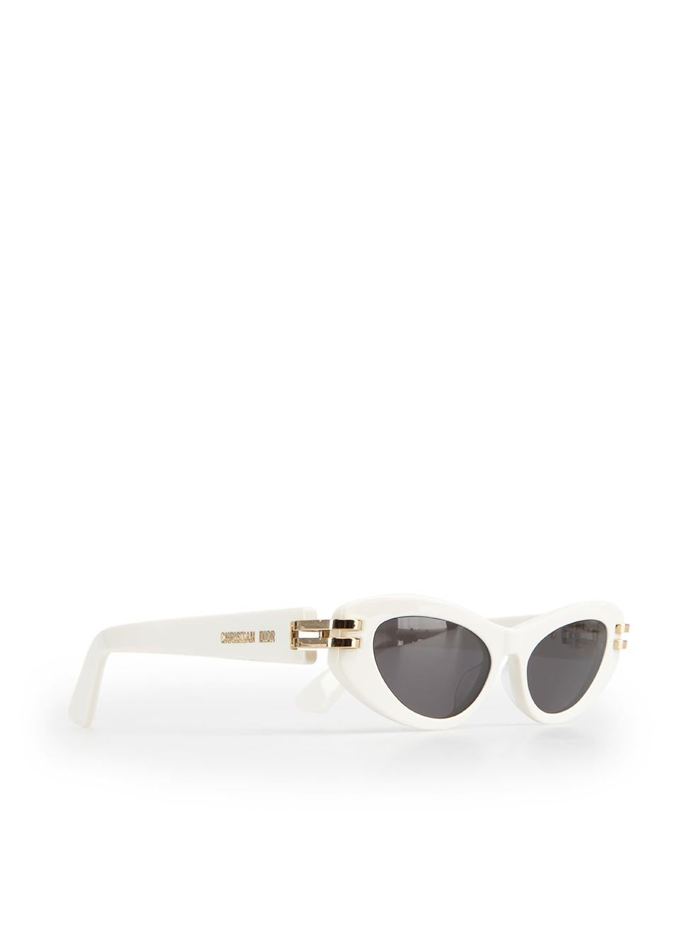 Dior SS24 White Cat Eye CDior B1U Sunglasses In New Condition In London, GB