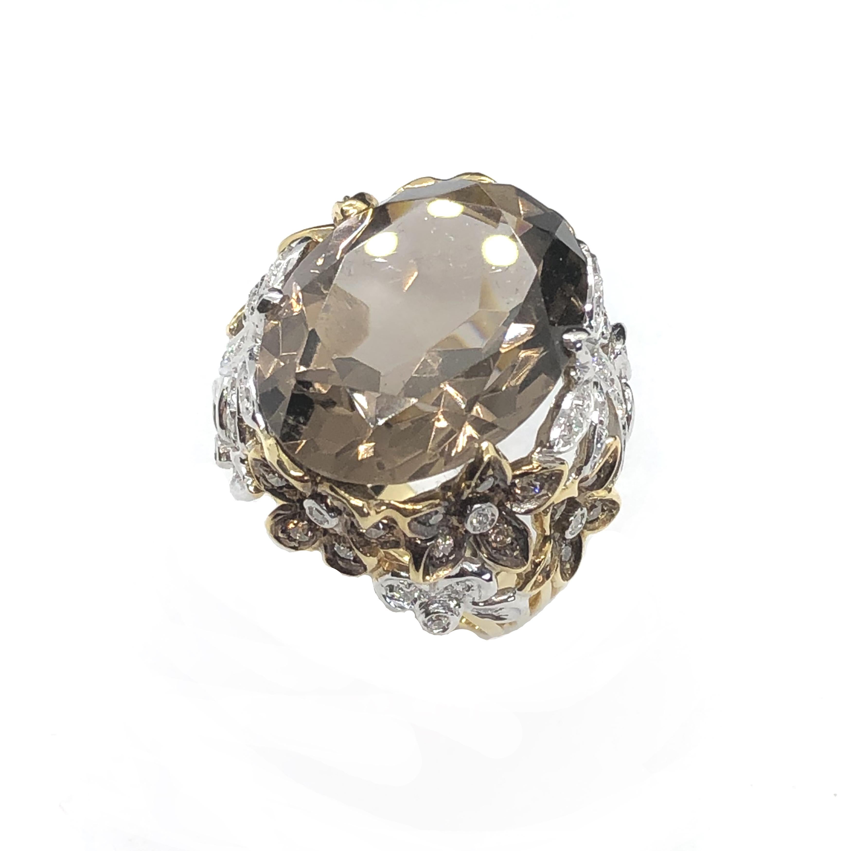 Flowers Cocktail Ring 18 Carat Yellow Gold Diamonds 18.70 Carat Smoky Quartz In New Condition For Sale In Valenza, IT