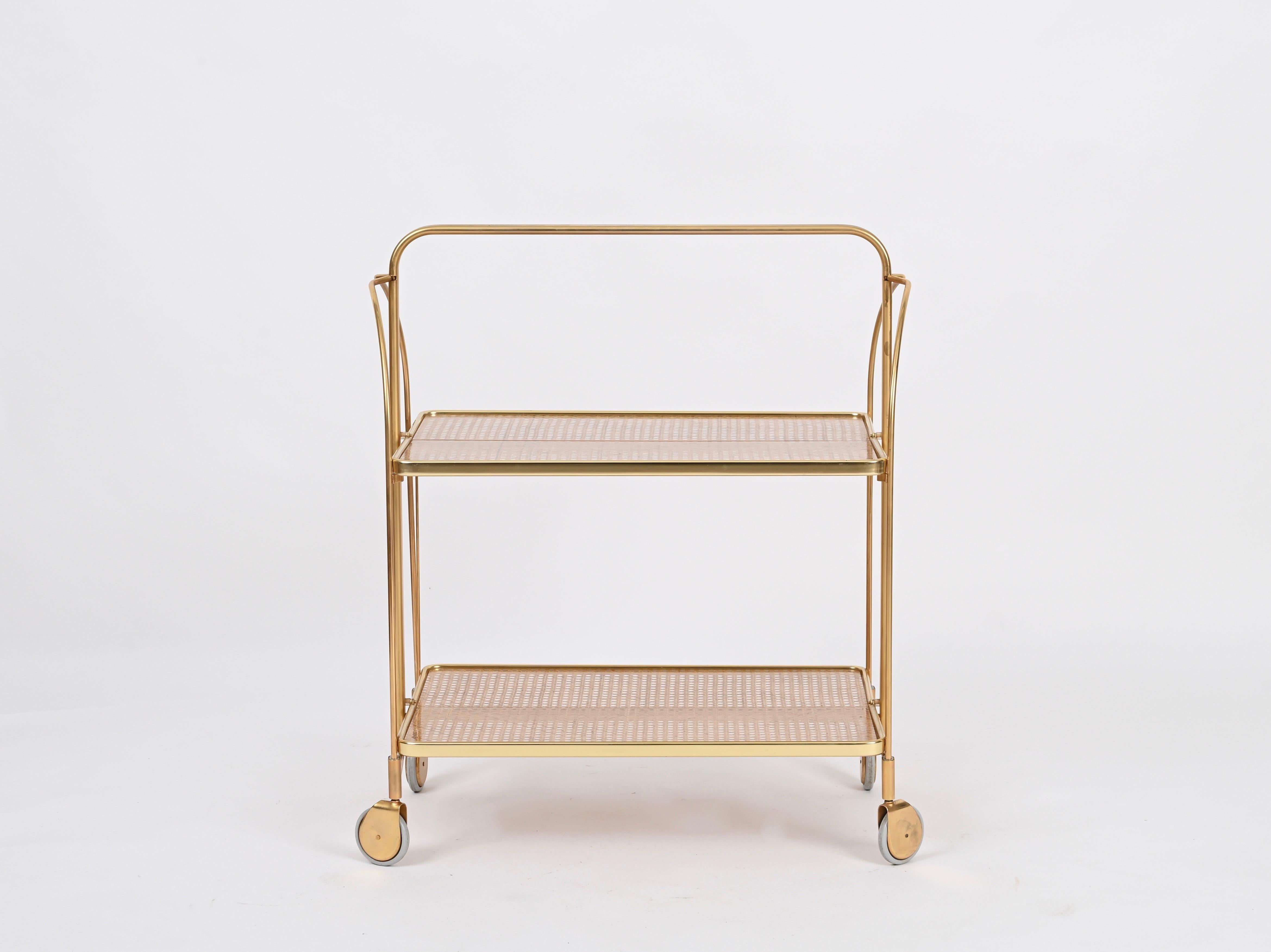 Carrito de bar plegable estilo Dior Metal dorado, lucita y paja, Italia Años 70 Dorado en venta