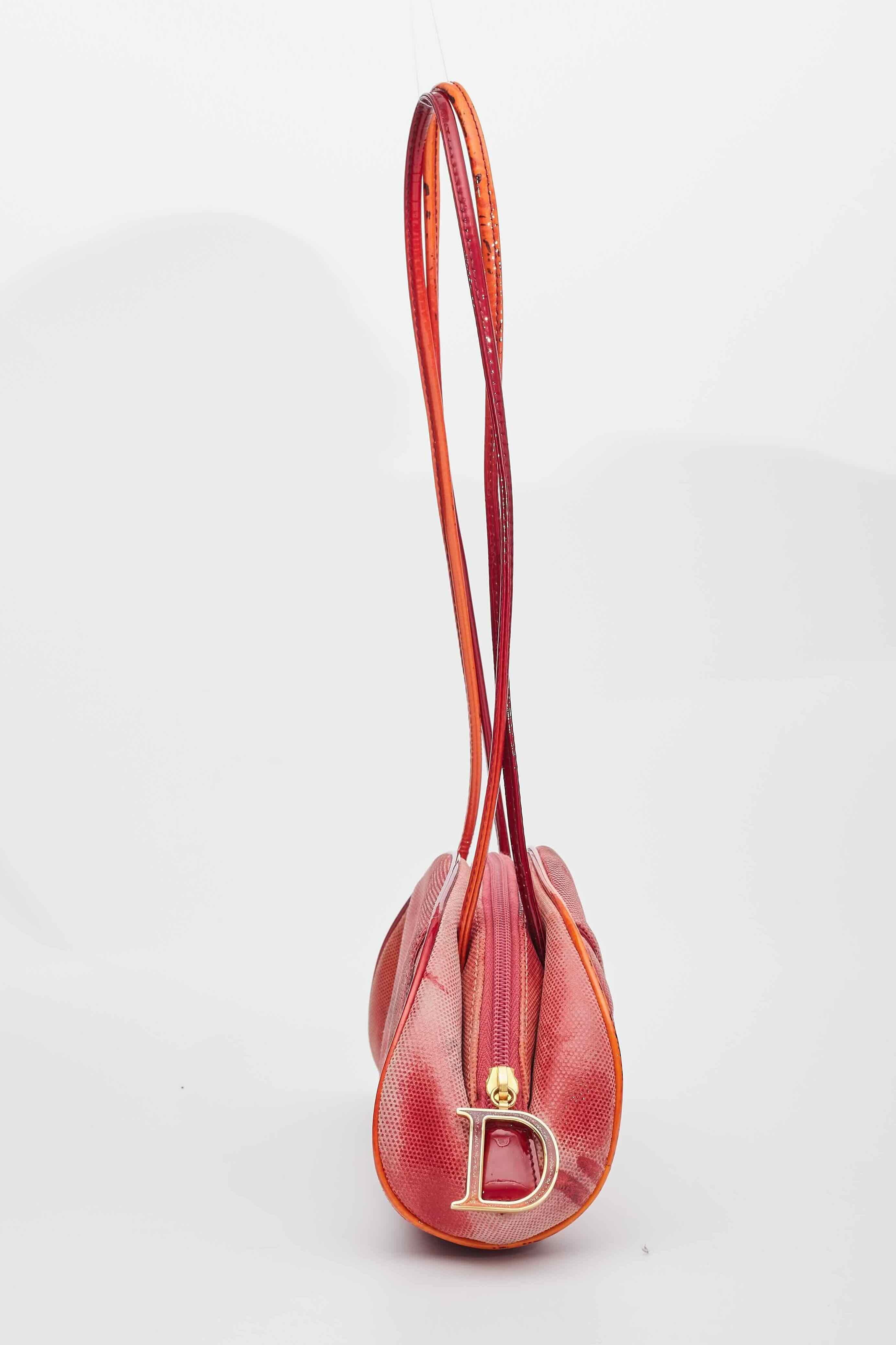 Dior Suede Oyster Multi Red Shoulder Bag In Good Condition For Sale In Montreal, Quebec
