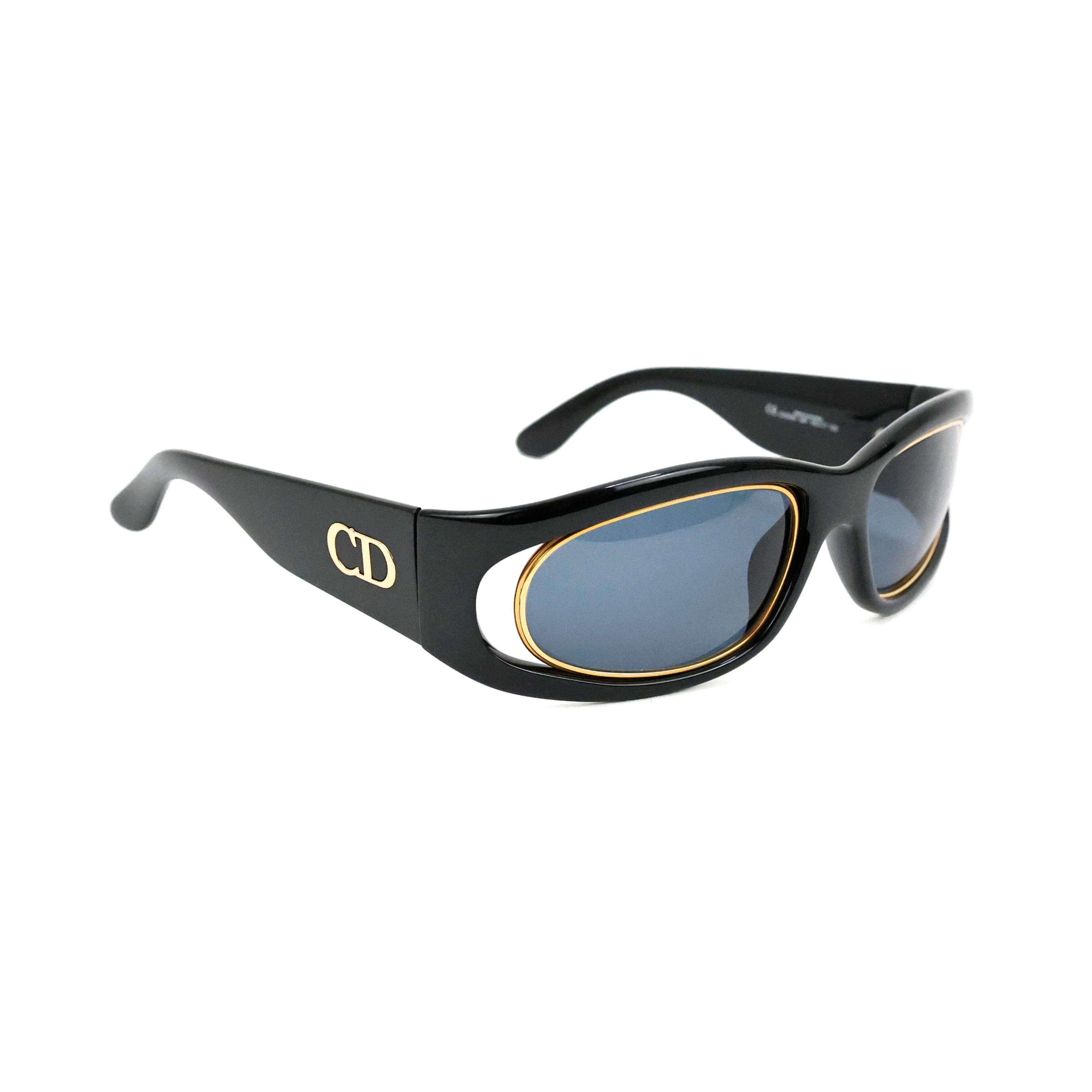 Dior black and gold sunglasses.

Condition:
Really good. To note: slight scratches on lens, not noticeable when worn.