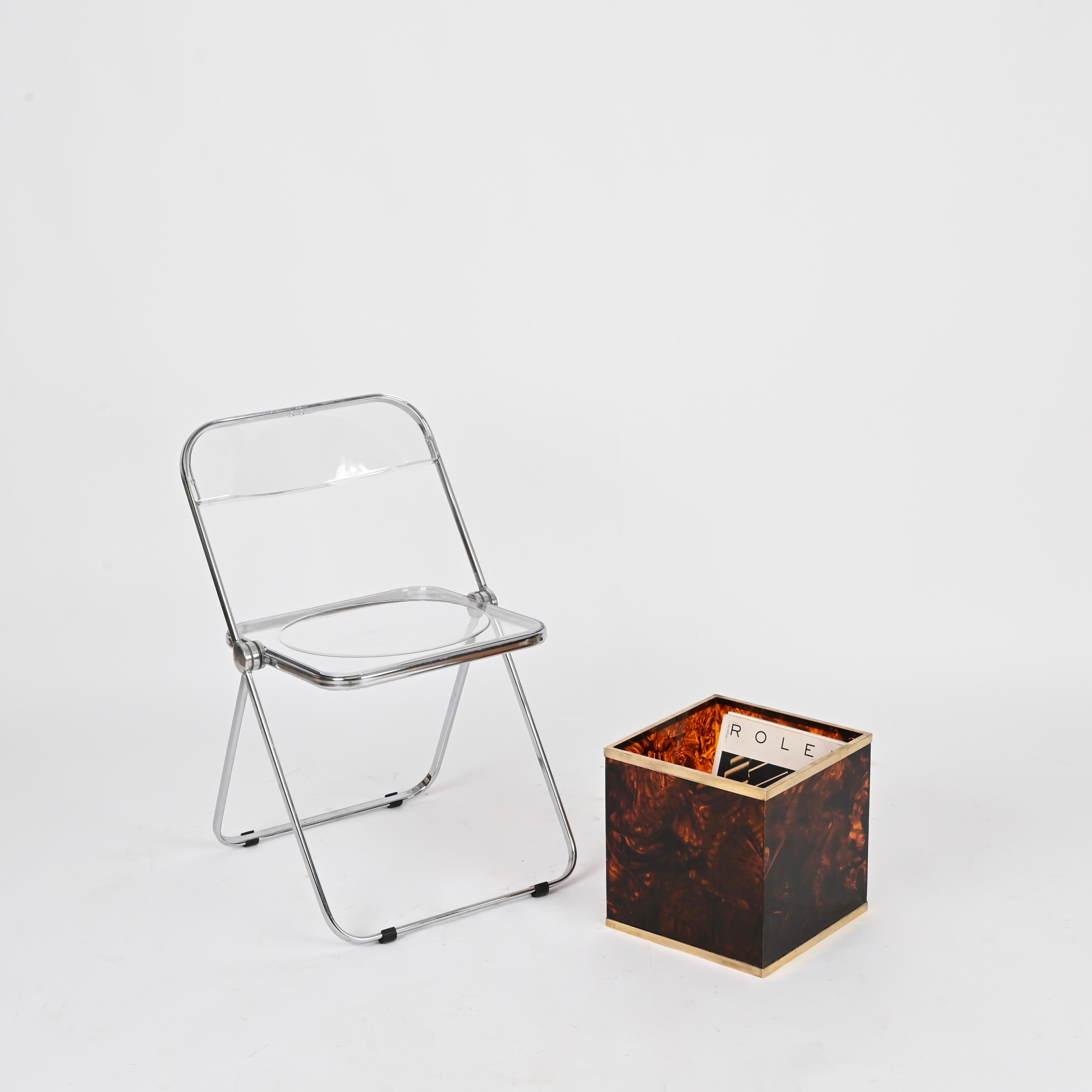 Mid-Century moderno Portariviste cubico in lucite e ottone effetto tartaruga Dior, anni '70 in vendita