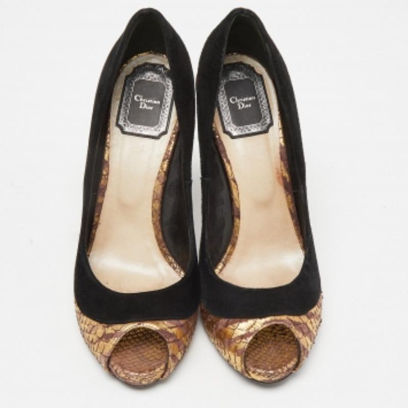 Dior Tri Farbe Wildleder und Python Peep Toe Pumps Größe 38 im Zustand „Gut“ im Angebot in Dubai, Al Qouz 2