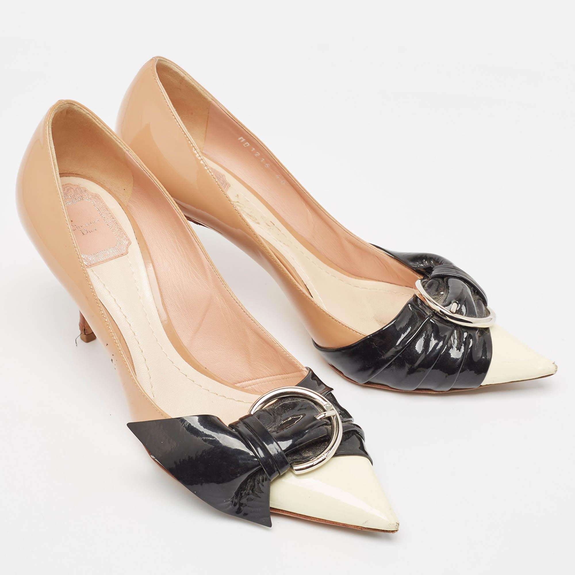 Dior Tricolor Patent Leather Buckle Bow Pointed Toe Pumps Size 40 In Good Condition For Sale In Dubai, Al Qouz 2
