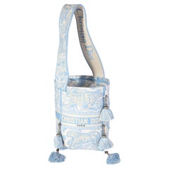 Bolso Bucket Dior Turquesa Toile de Jouy Bordado D-Bubble