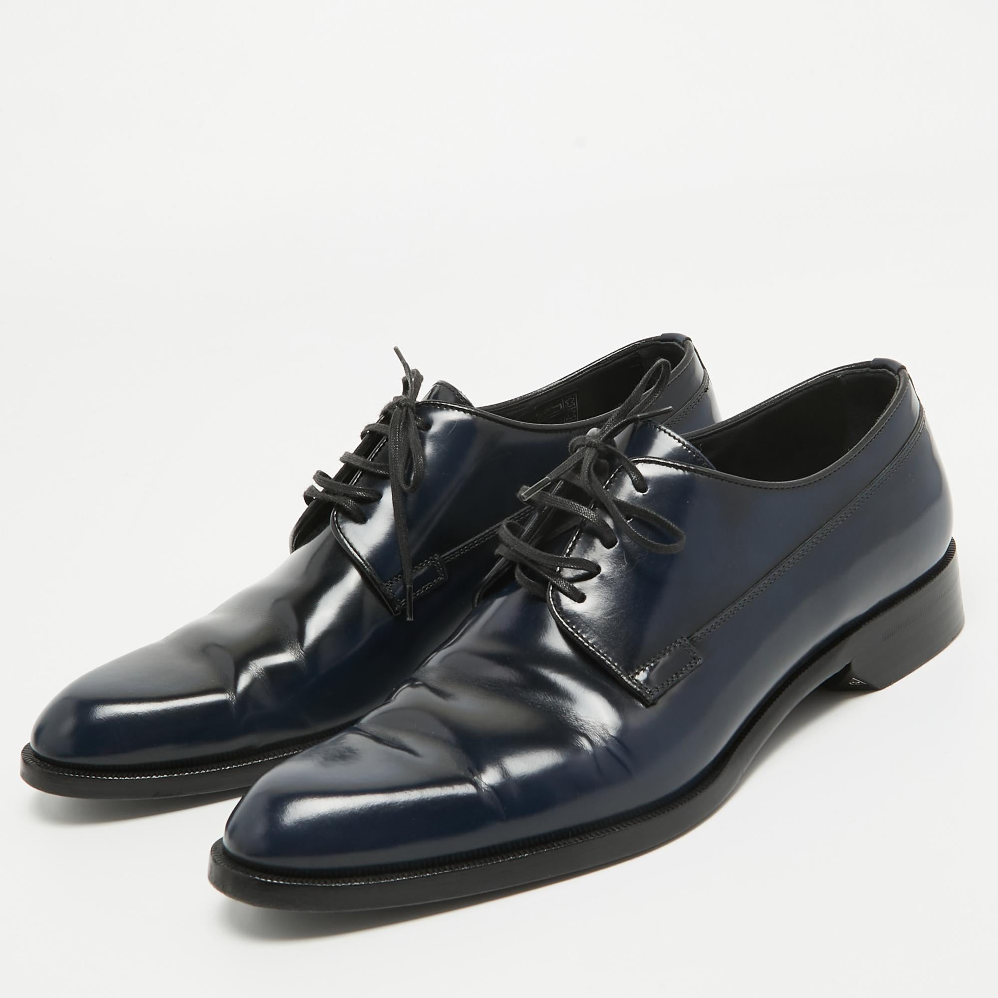 These Dior derby shoes aim to deliver a fashionable result. Constructed using patent leather and secured with laces, these shoes are as durable as they are appealing.

Includes: Original Dustbag