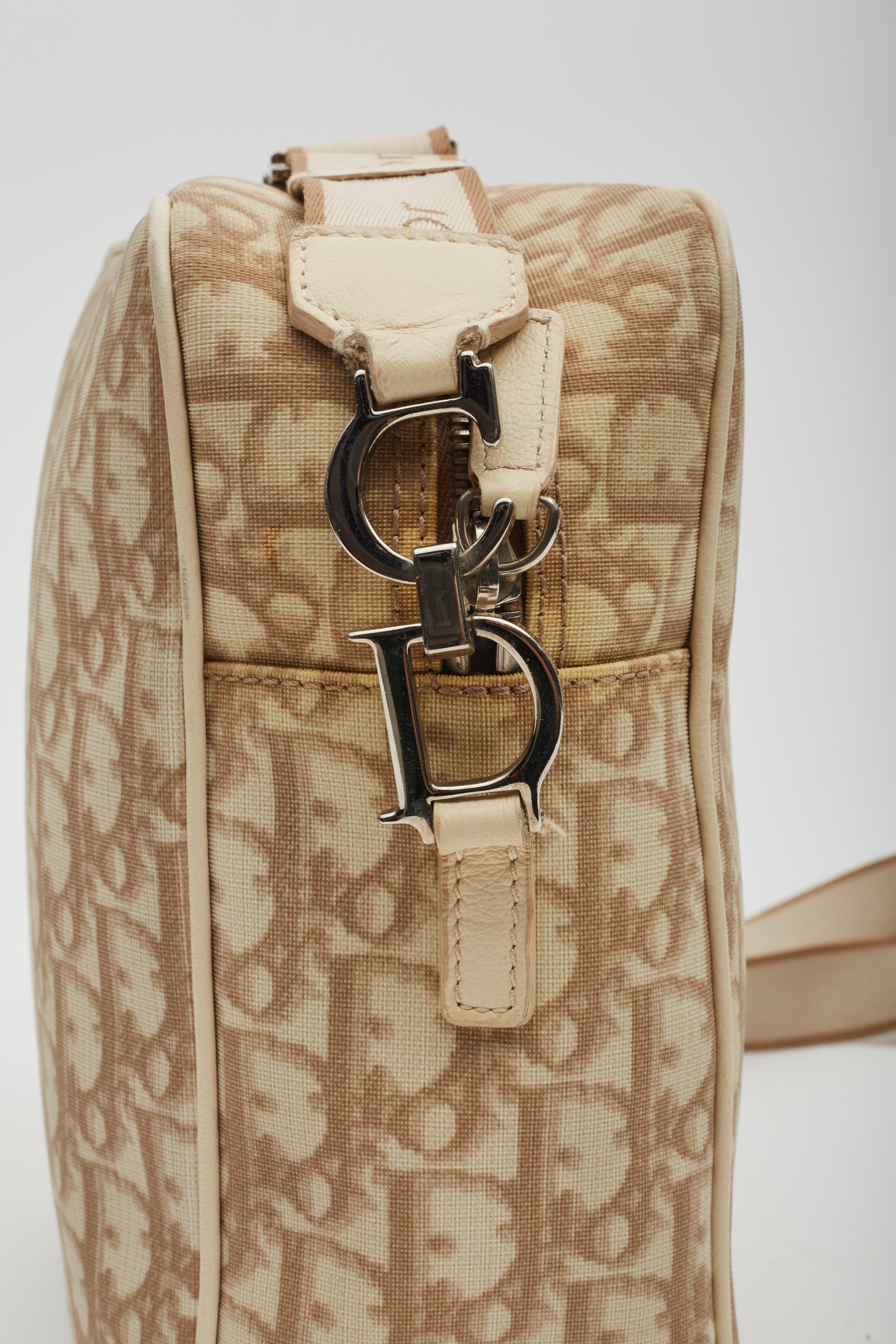 Dior Vintage Beige Flower Trotter Oblique Monogram Side Bag (2004) In Good Condition In Montreal, Quebec