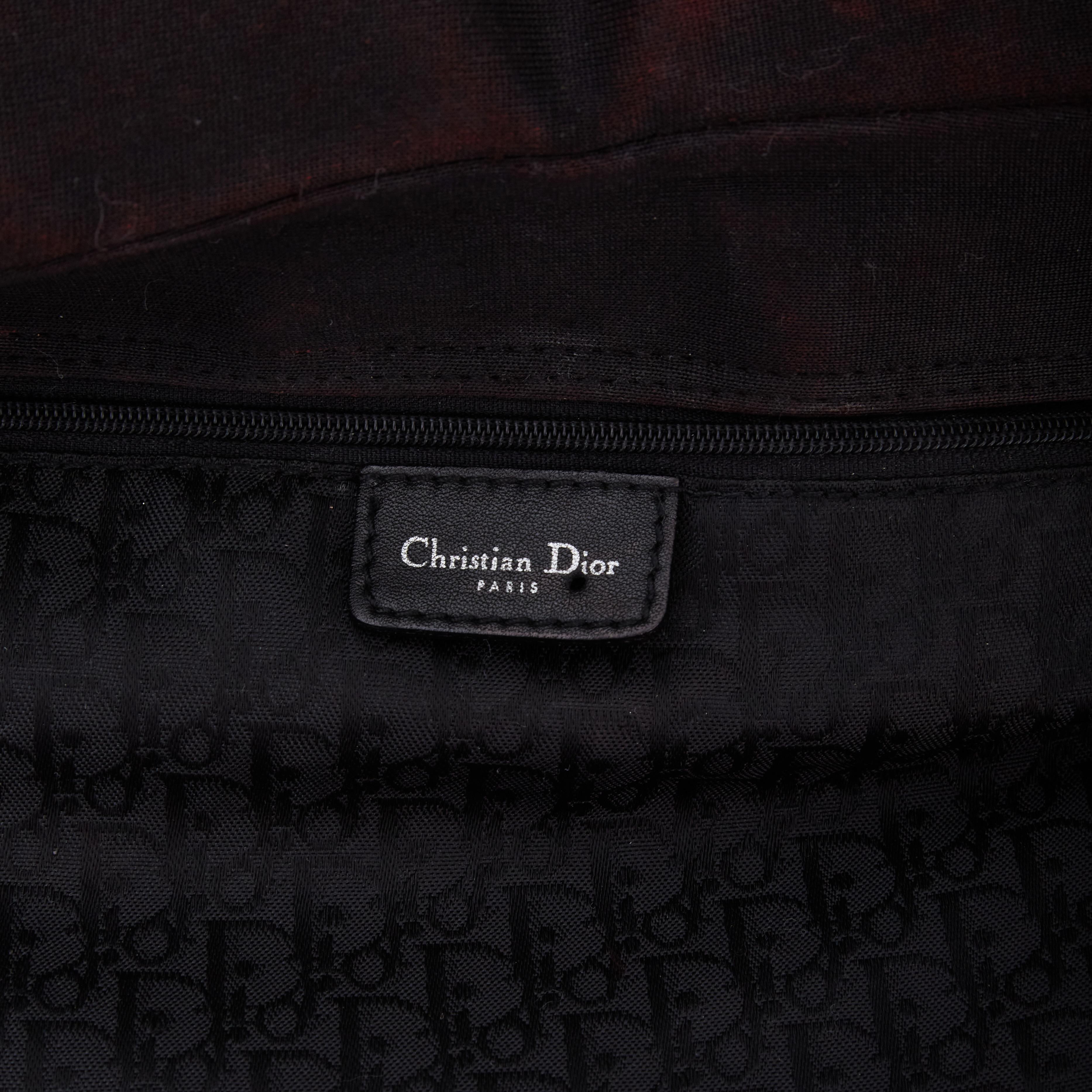 Dior Vintage Umhängetasche aus schwarzem Segeltuch mit rotem Kreuz-Charm (2003) im Angebot 3