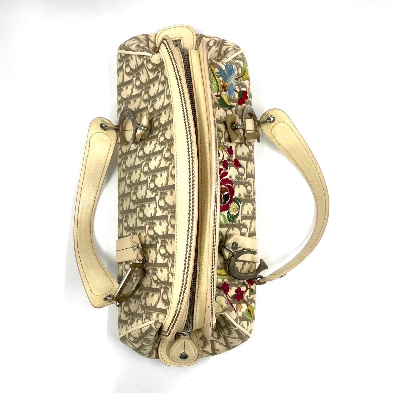 Dior Vintage Embroidered Diorissimo Bowler Bag Top White Monogram In Fair Condition For Sale In AUBERVILLIERS, FR