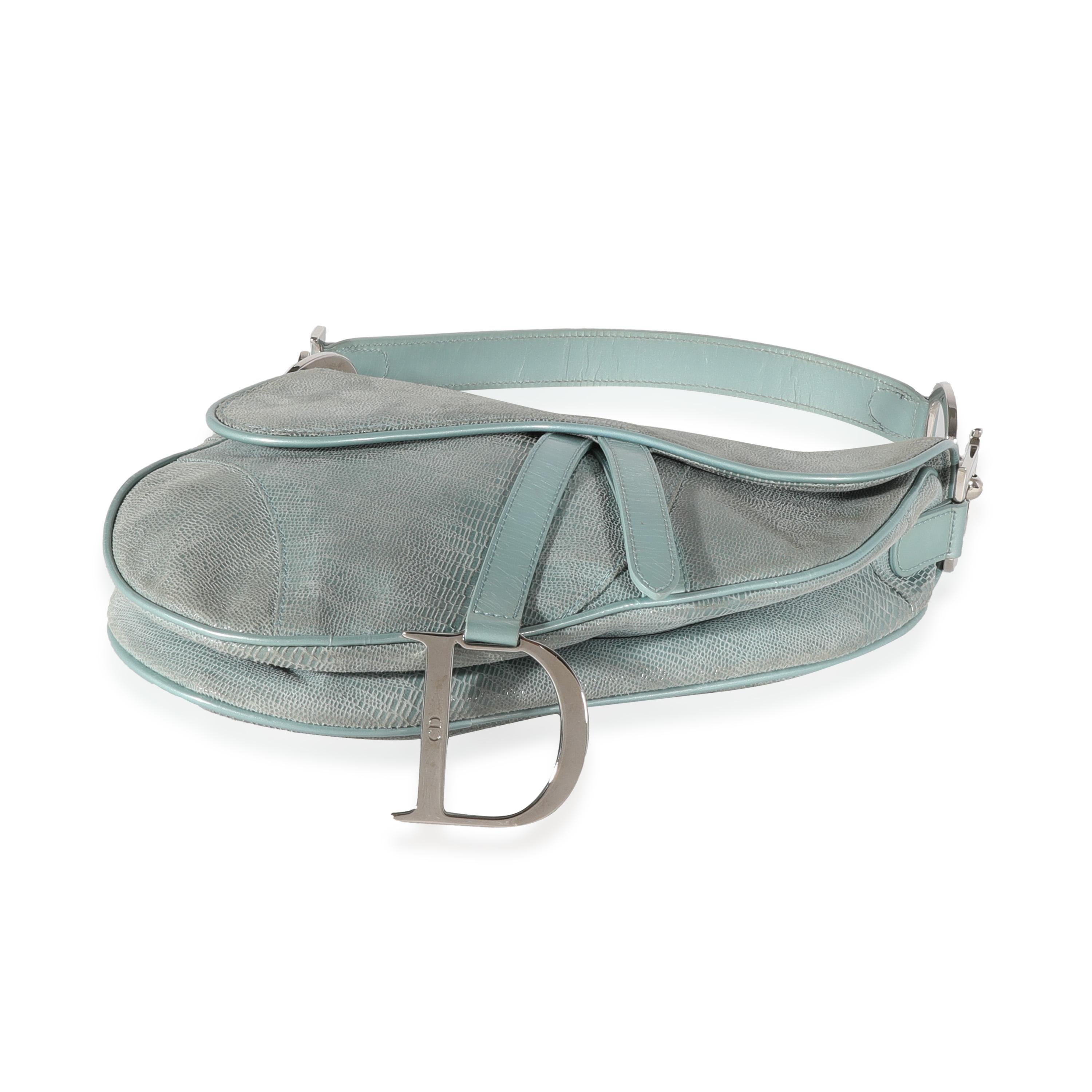 Dior Vintage Hellblaue Satteltasche mit Eidechsenprägung im Zustand „Gut“ in New York, NY