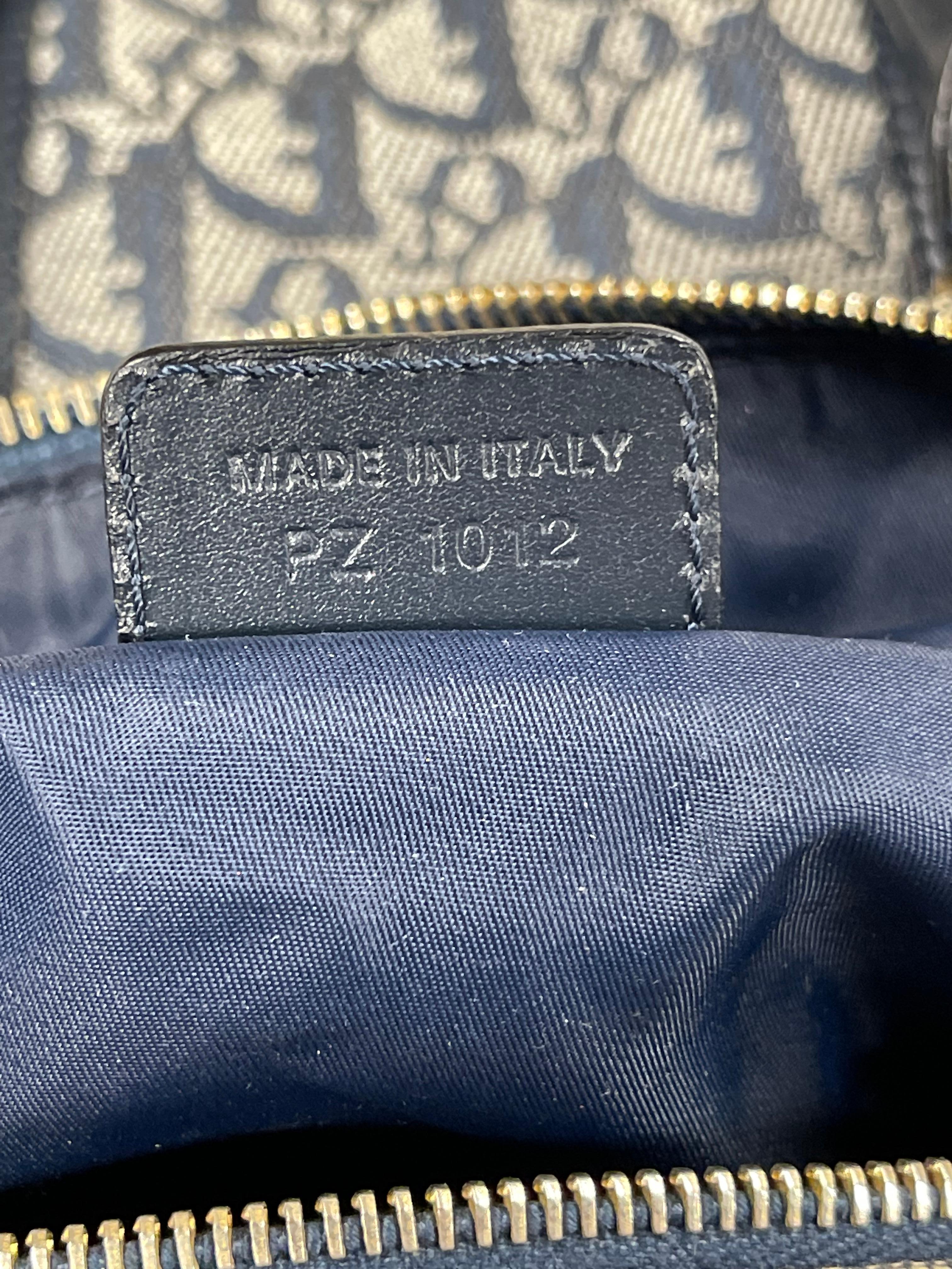 Dior Vintage Navy Oblique Boston 35 Handbag (2000) For Sale 1