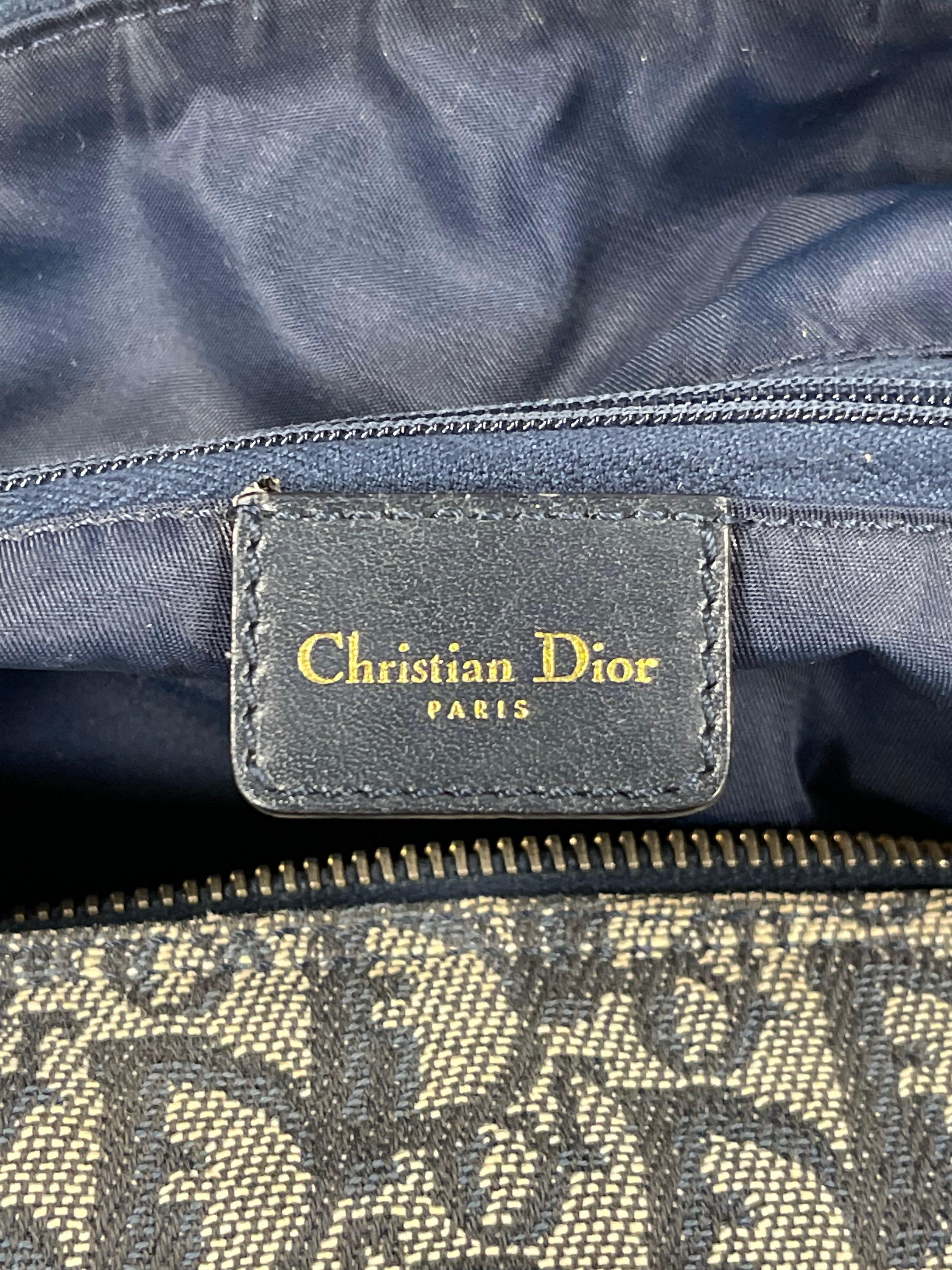 Dior Vintage Marineblaue schräge Boston 35 Handtasche (2000) im Angebot 2