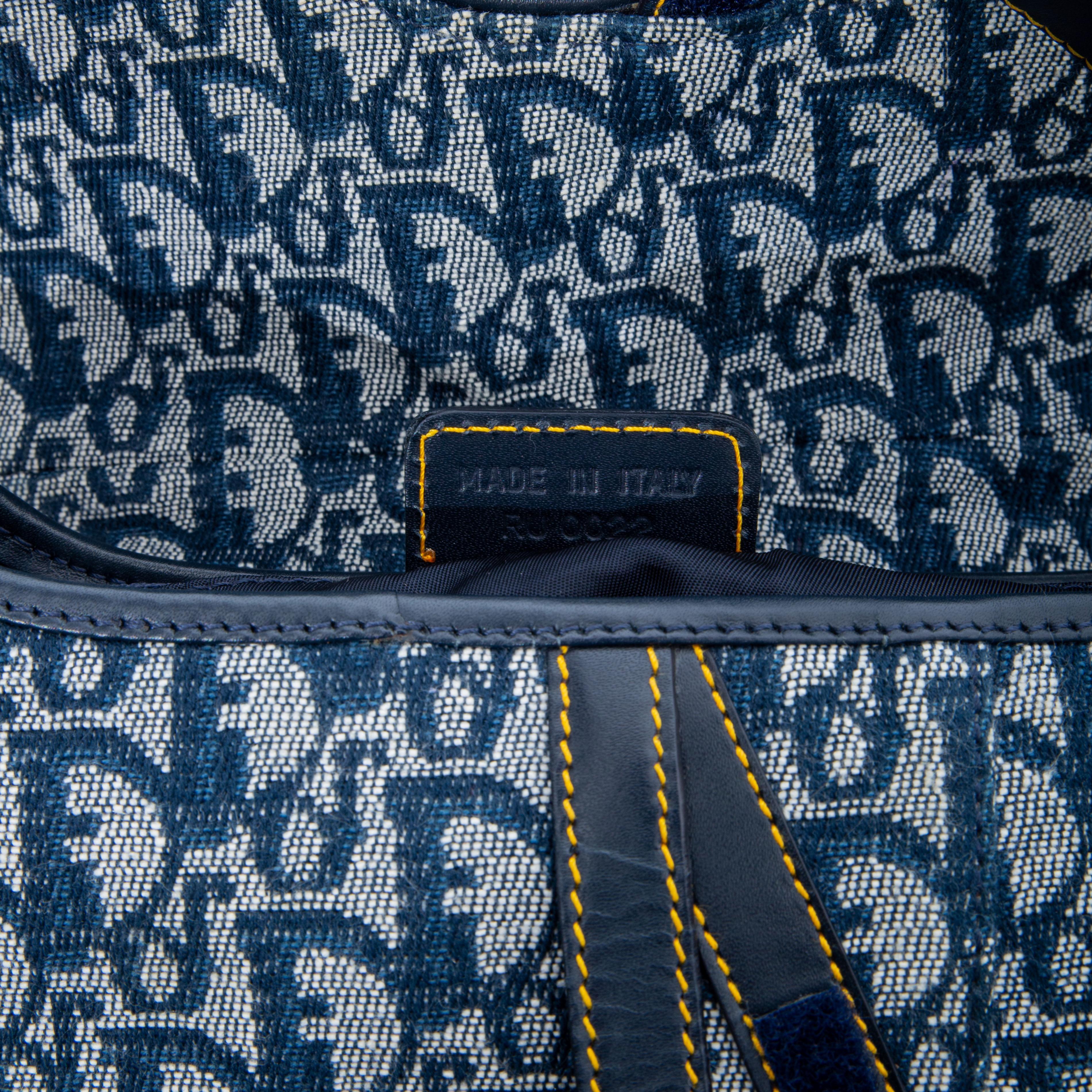 Dior Vintage Oblique Trotter Saddle Bag Gold Hardware (2002) In Good Condition In Montreal, Quebec