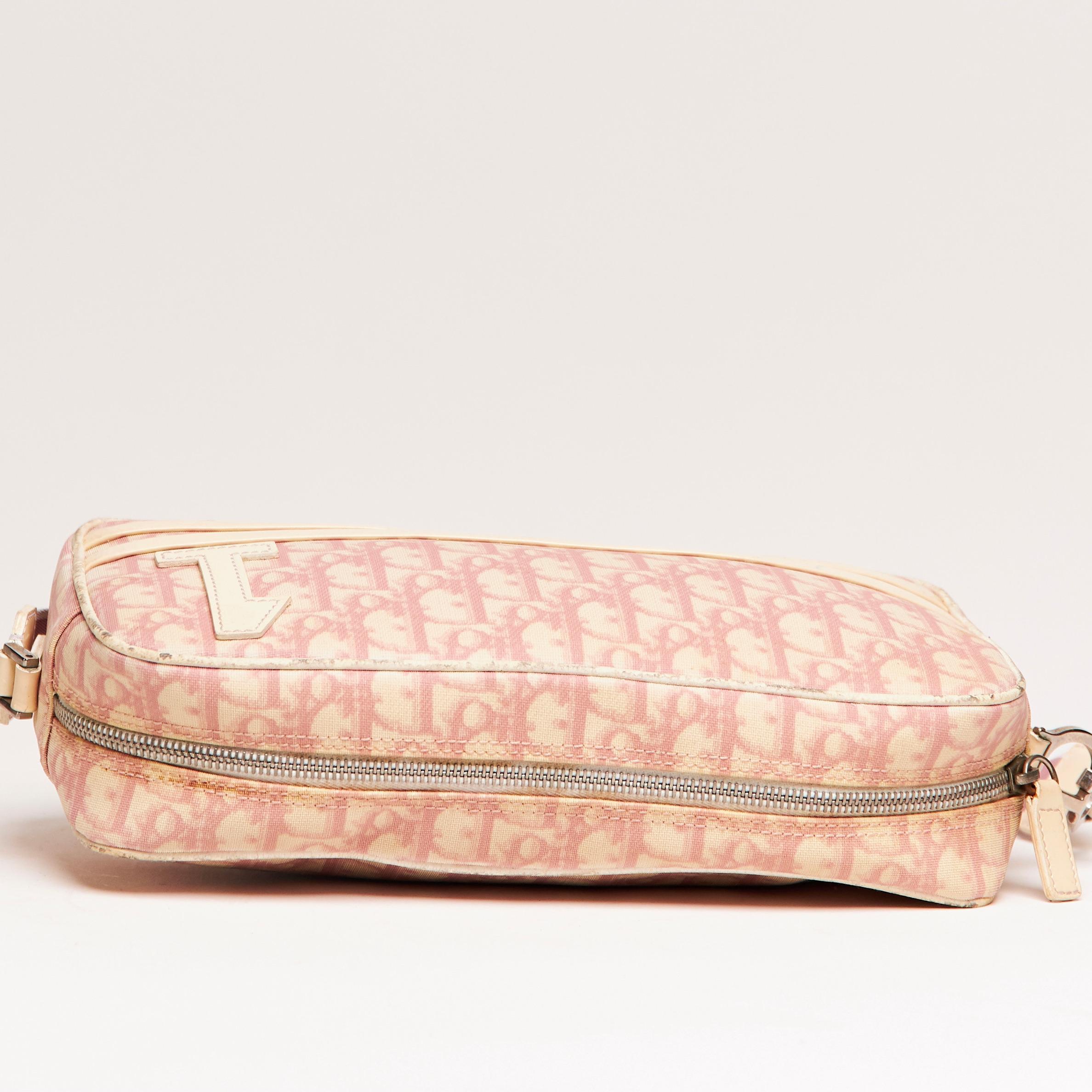 Dior Vintage Signature Oblique Monogram Trotter No. 1 Camera Bag (2003) In Fair Condition In Montreal, Quebec
