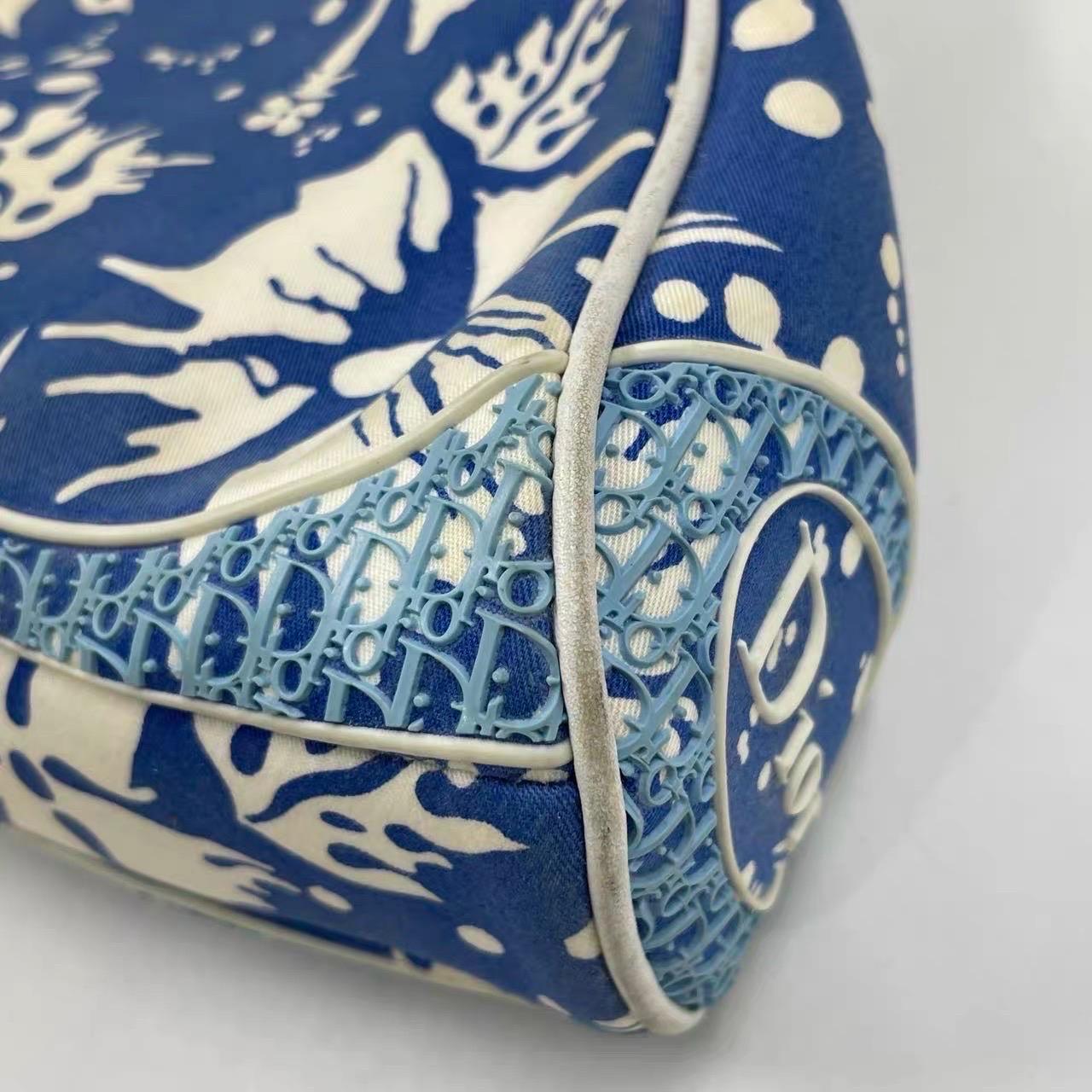 Dior Vintage Surf Chick Shoulder Bag Blue and White Chinese Porcelain Print For Sale 13