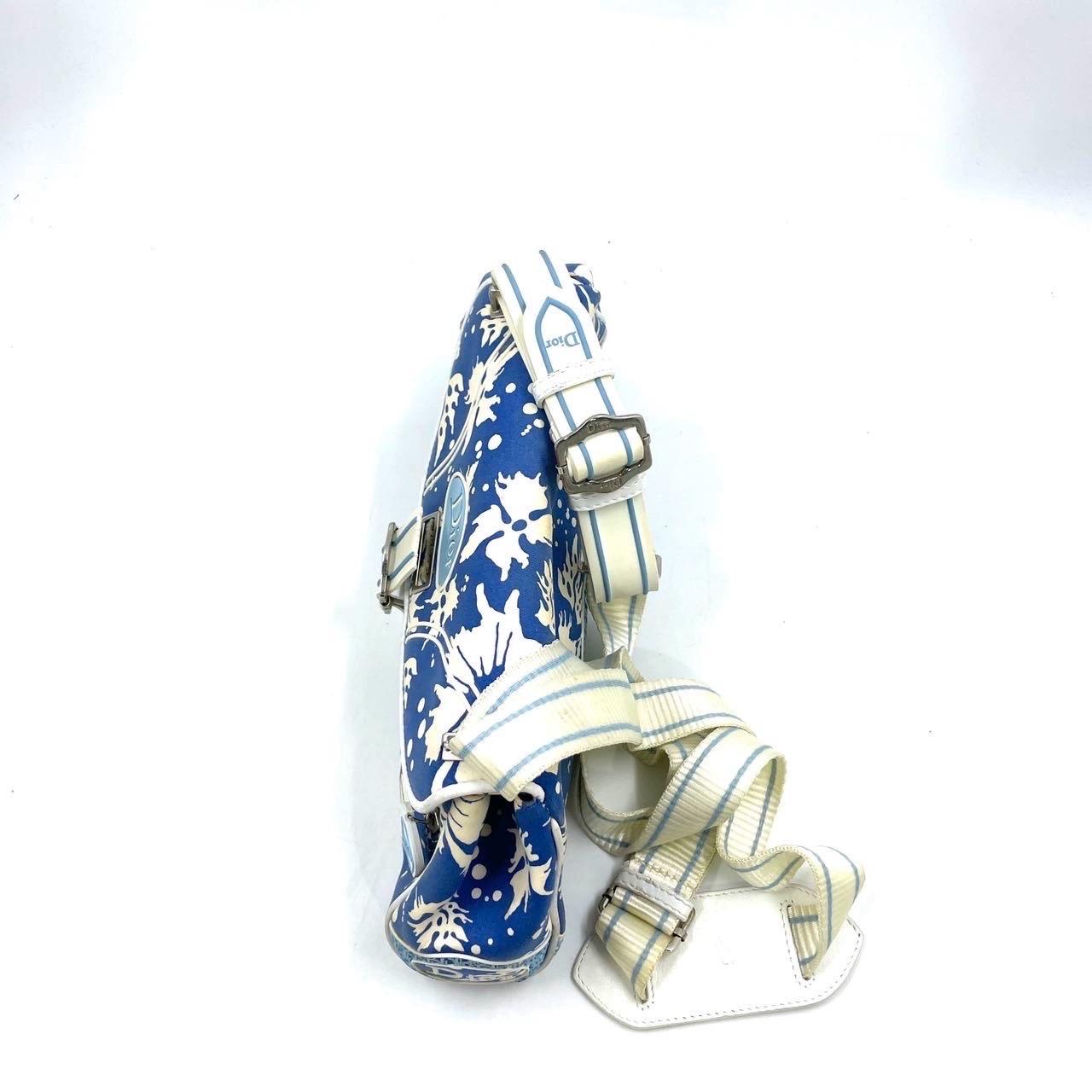 Women's Dior Vintage Surf Chick Shoulder Bag Blue and White Chinese Porcelain Print For Sale