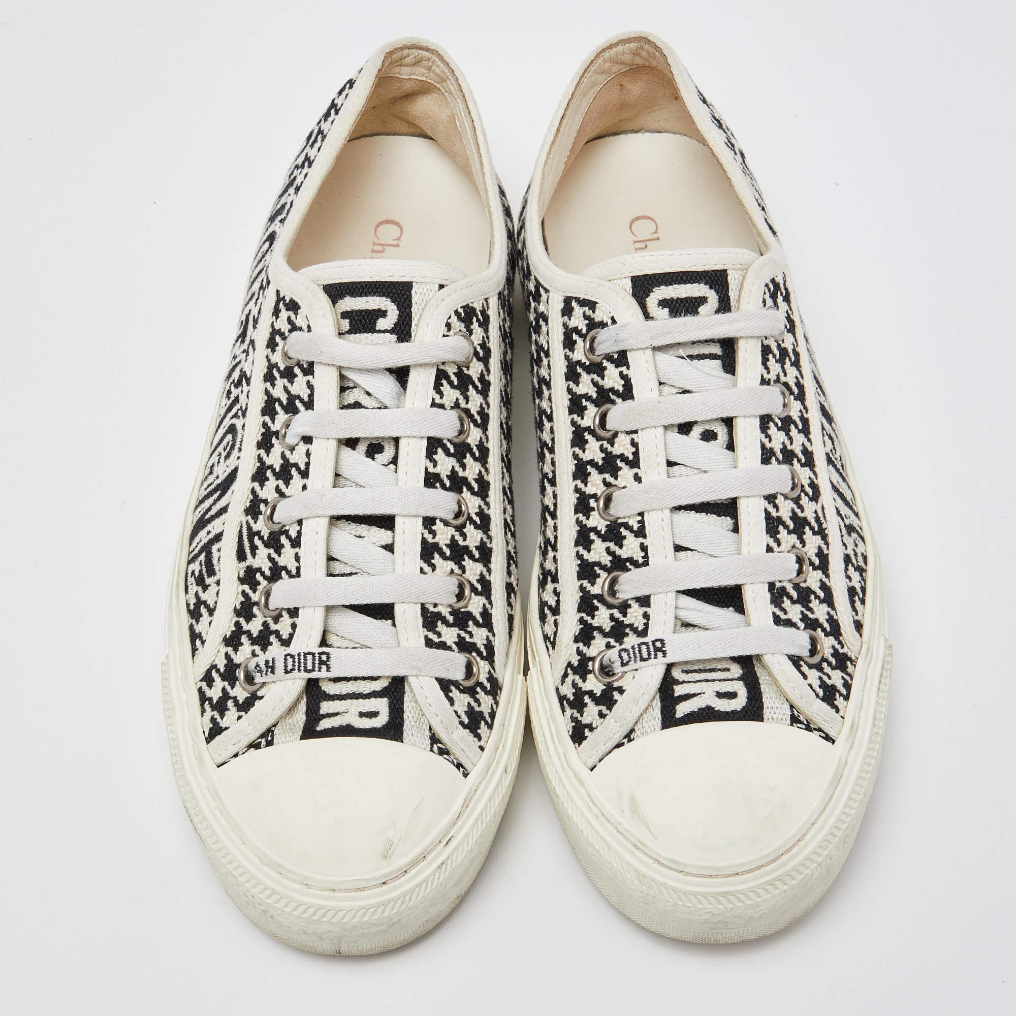 Beige Dior White/Black Embroidered Canvas 30 Montaigne Walk'n'Dior Sneakers Size 38.5
