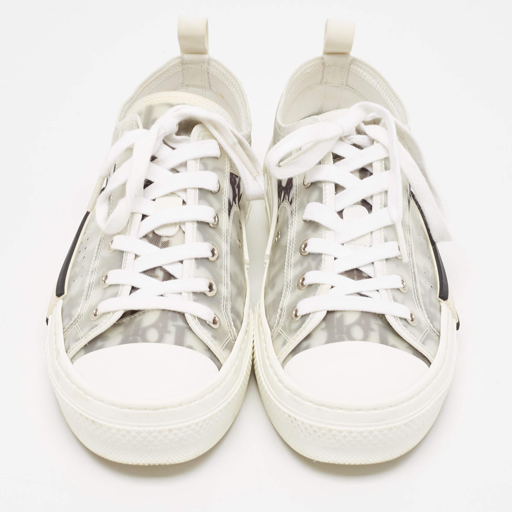 Coming in a classic silhouette, these designer sneakers are a seamless combination of luxury, comfort, and style. These sneakers are finished with signature details and comfortable insoles.

Includes
Original Dustbag, Original Box, Invoice, Extra