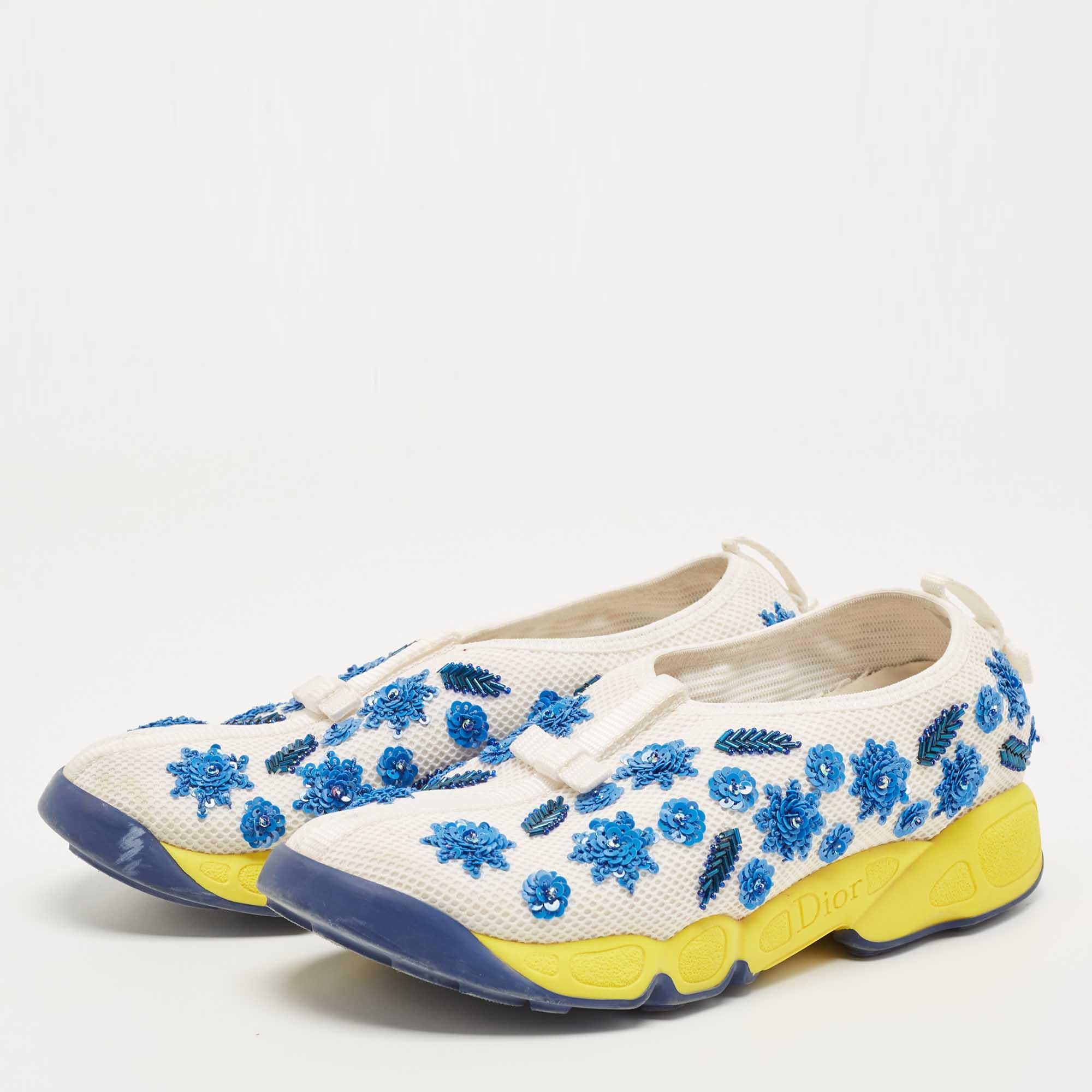 Coming in a classic silhouette, these designer sneakers are a seamless combination of luxury, comfort, and style. These sneakers are finished with signature details and comfortable insoles.