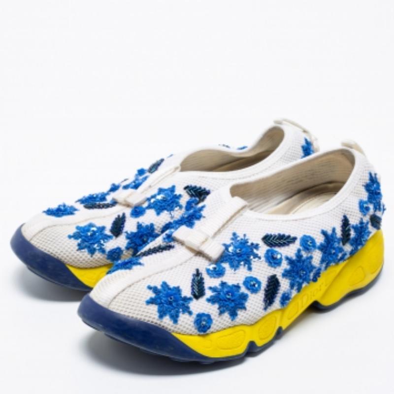 Dior White/Blue  Mesh Embellished Fusion Sneakers Size 36 In Good Condition For Sale In Dubai, Al Qouz 2