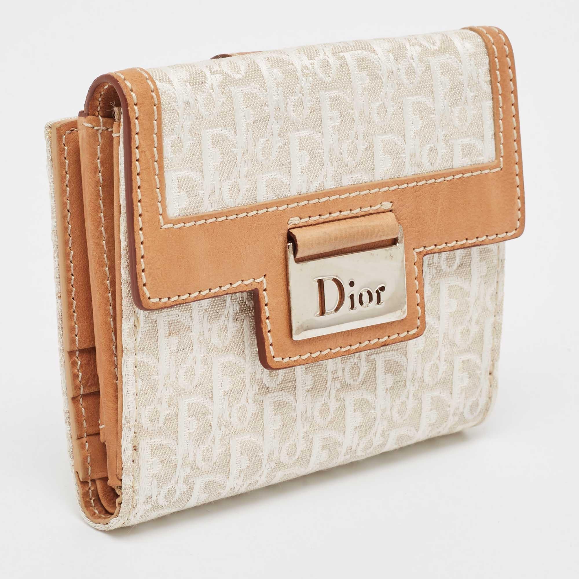 Dior White/Brown Oblique Canvas and Leather Street Chic Compact Wallet In Good Condition For Sale In Dubai, Al Qouz 2