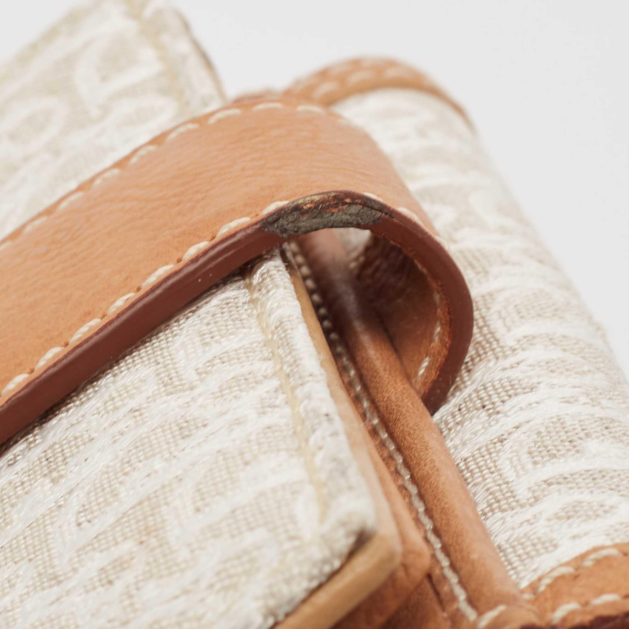 Dior White/Brown Oblique Canvas and Leather Street Chic Compact Wallet For Sale 2