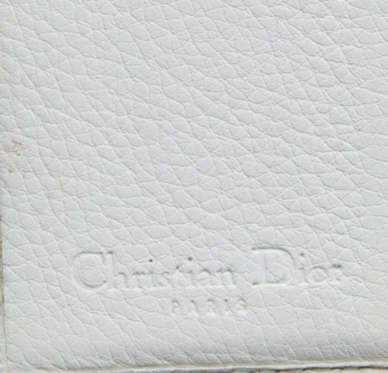 Dior White Cannage Leather French Wallet In Fair Condition For Sale In Dubai, Al Qouz 2