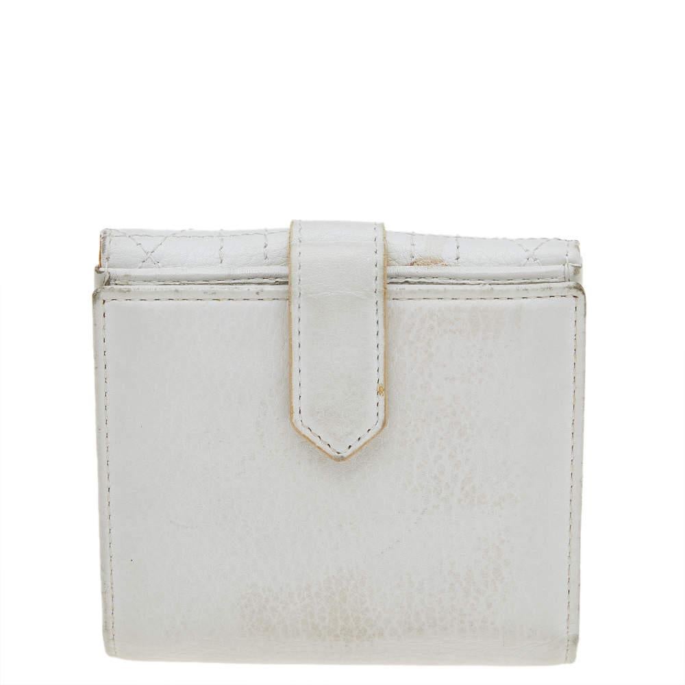 Cartera francesa de piel Cannage blanca Dior 1