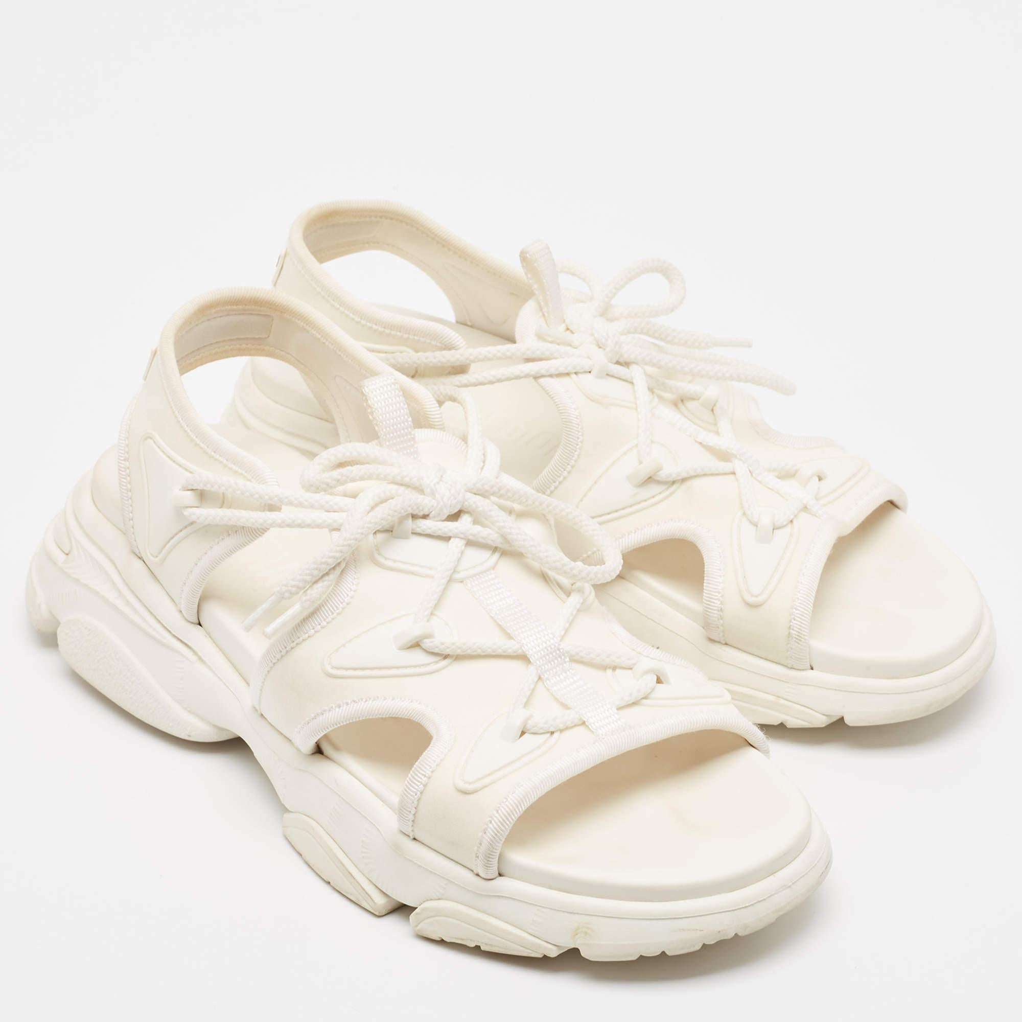 Sandales Dior D-Connect à lacets, taille 39 Bon état à Dubai, Al Qouz 2