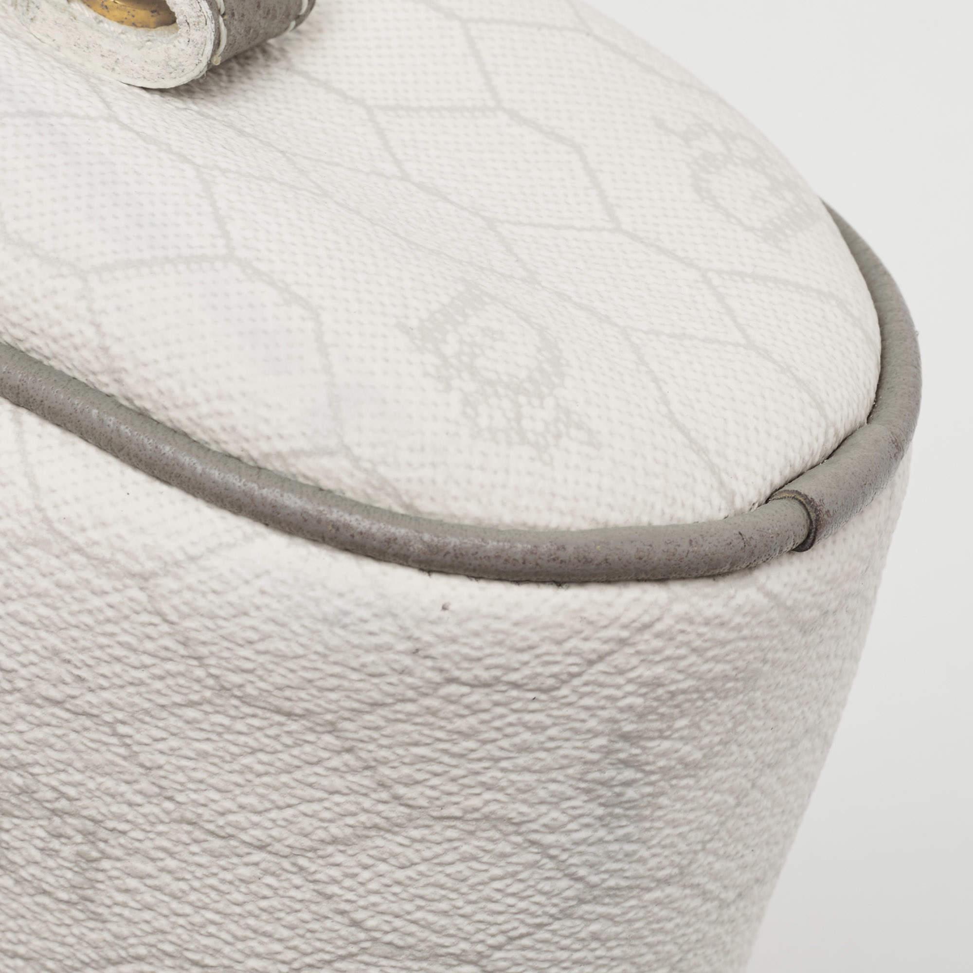 Dior White/Grey Honeycomb Coated Canvas Shoulder Bag In Good Condition In Dubai, Al Qouz 2