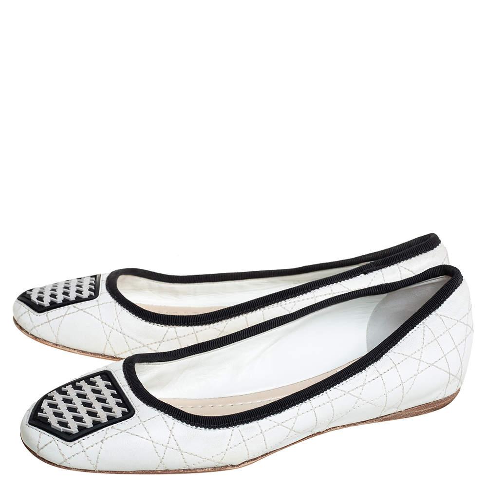 Dior White Leather Ballerina Flats Size 36.5 In Good Condition In Dubai, Al Qouz 2