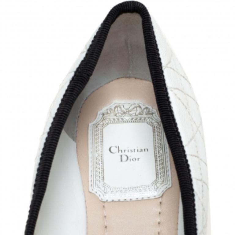 Dior White Leather Ballerina Flats Size 36.5 In Fair Condition For Sale In Dubai, Al Qouz 2