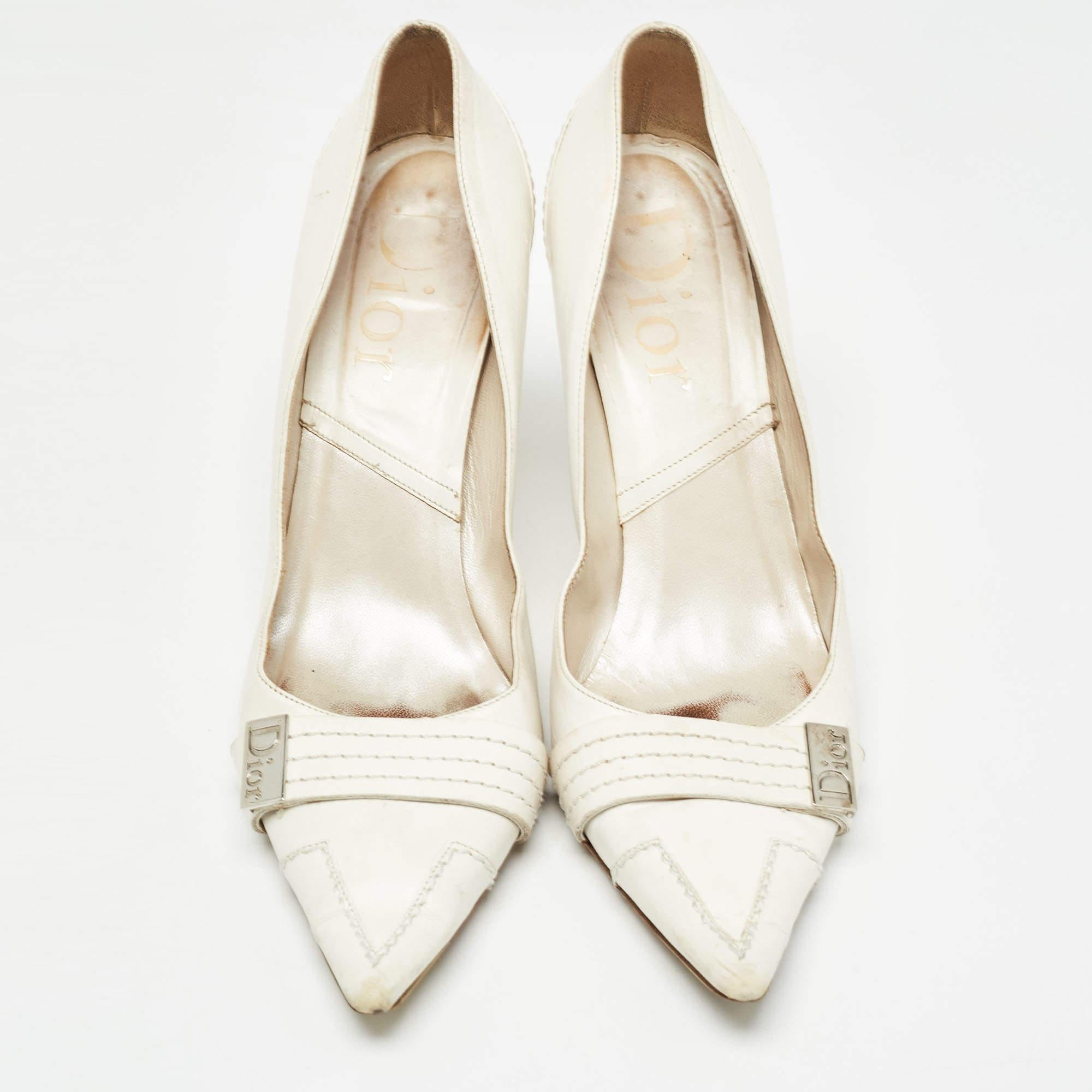Dior White Leather Pointed Toe Pumps Size 38.5 In Good Condition For Sale In Dubai, Al Qouz 2