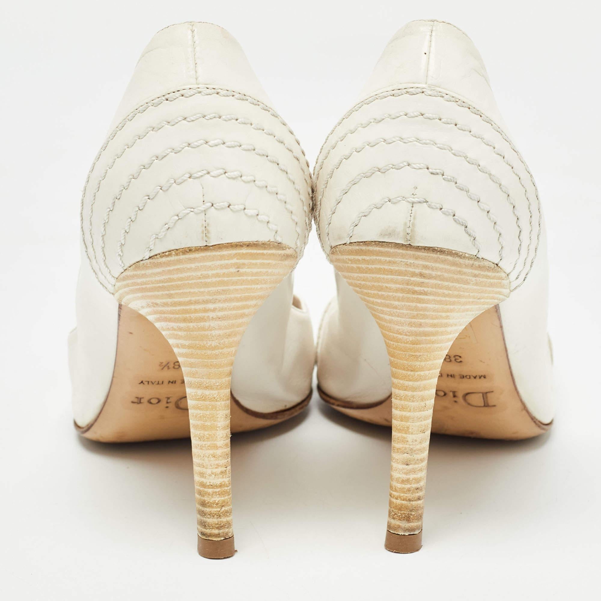 Dior White Leather Pointed Toe Pumps Size 38.5 For Sale 1